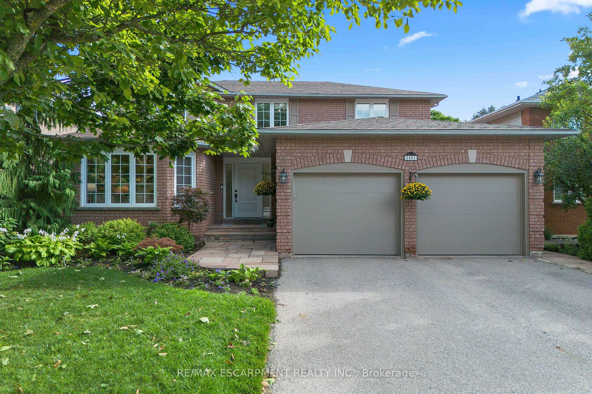 2421 Susquehanna Court, Oakville, ON L6H 5Y8