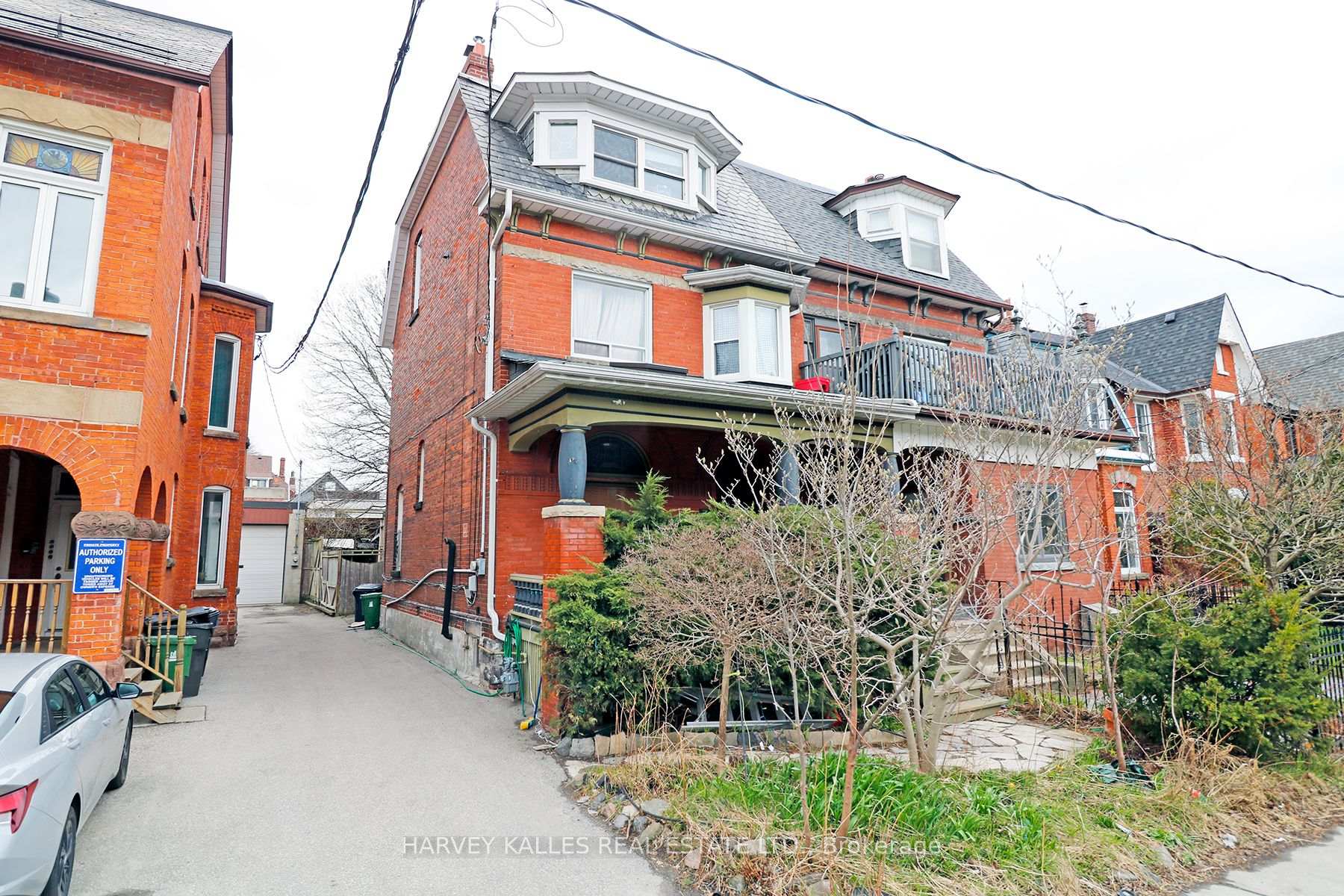 39 Macdonell Avenue 1, Toronto W01, ON M6R 2A3