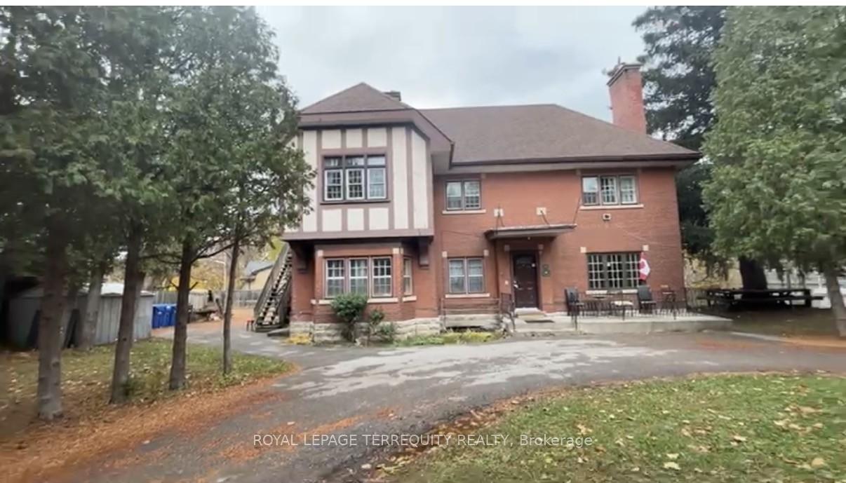 160 York Street, Halton Hills, ON L7J 1M4