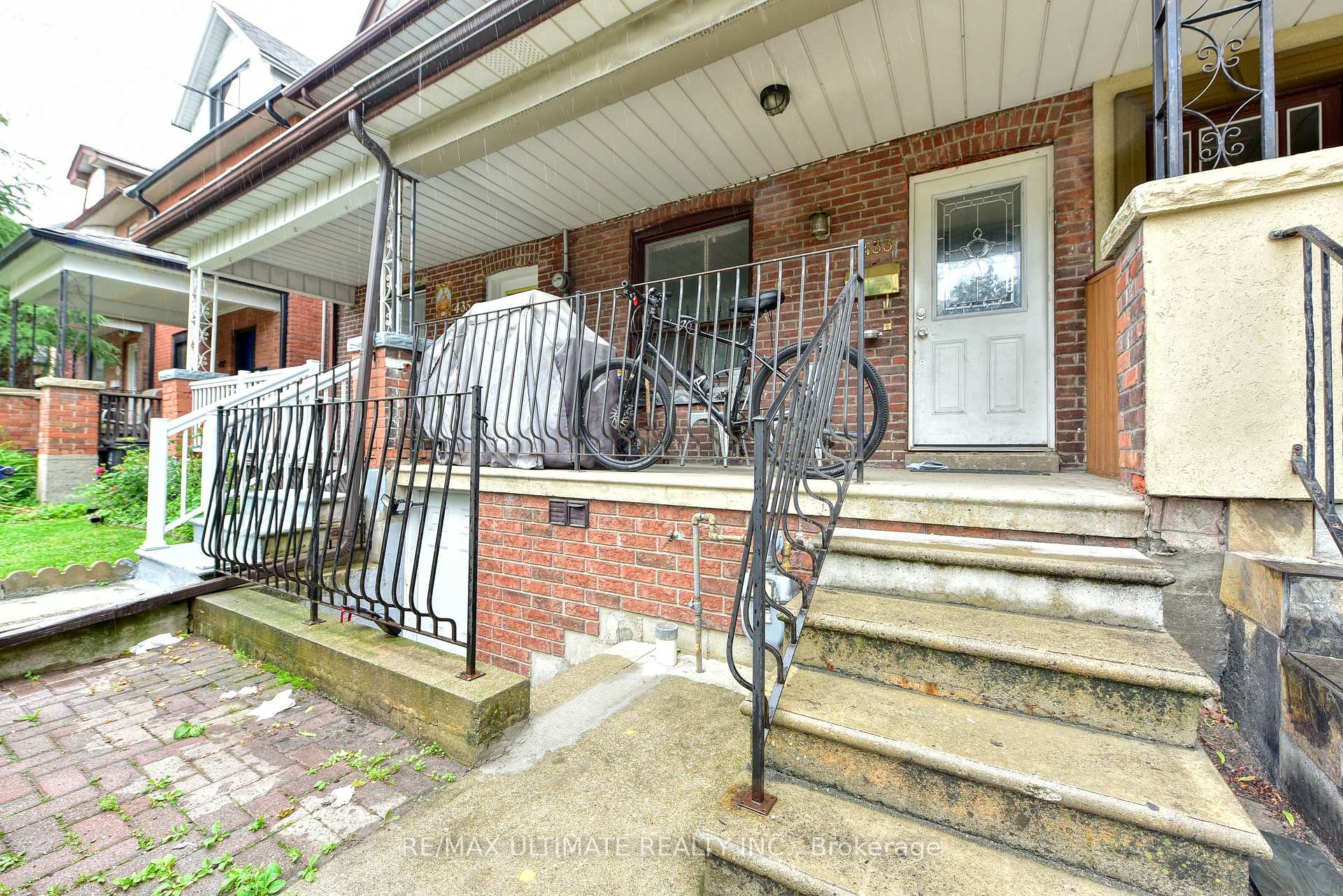433 Symington Avenue W Basement, Toronto W03, ON M6N 2W4