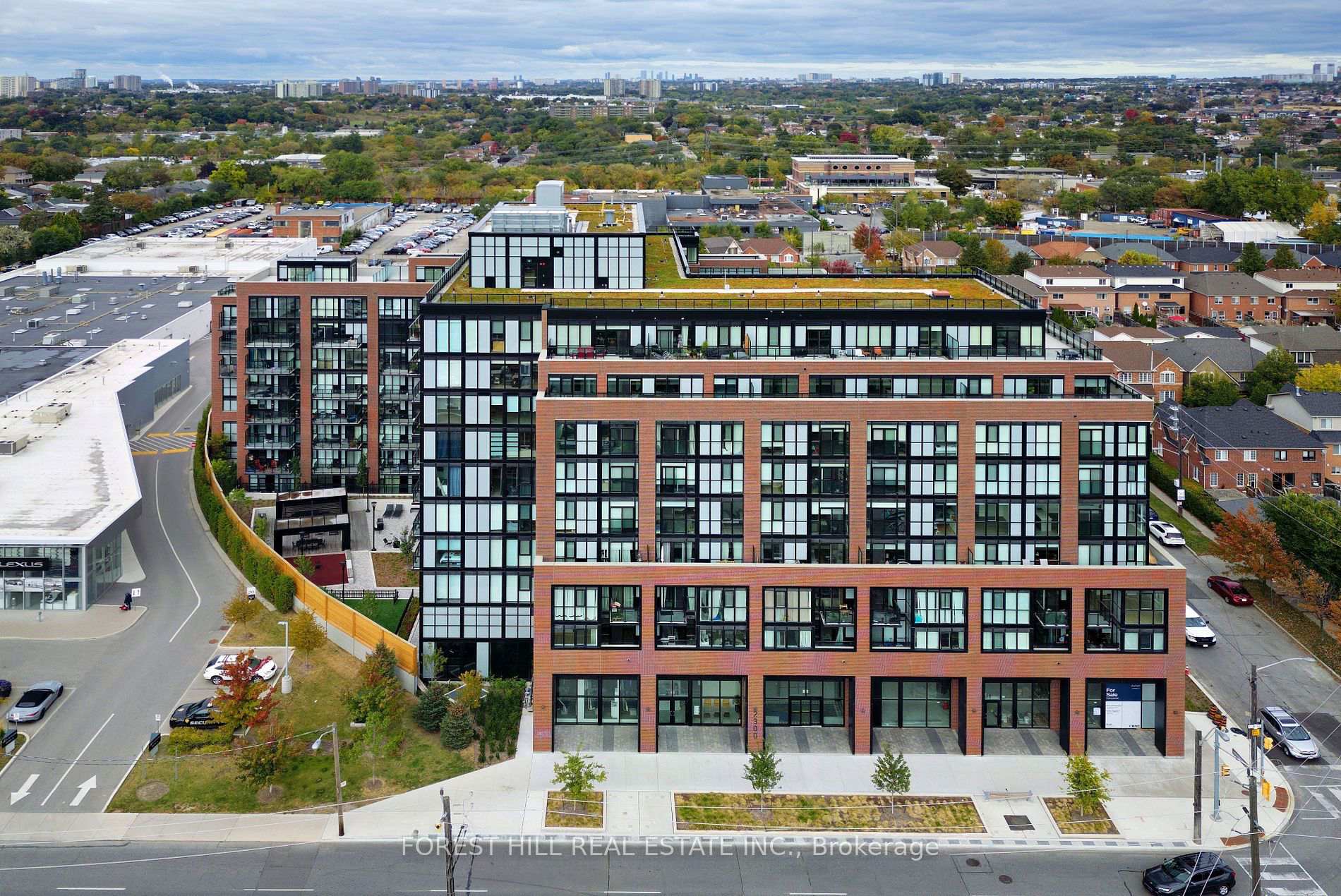 2300 ST CLAIR Avenue W 725, Toronto W02, ON M6N 0B3