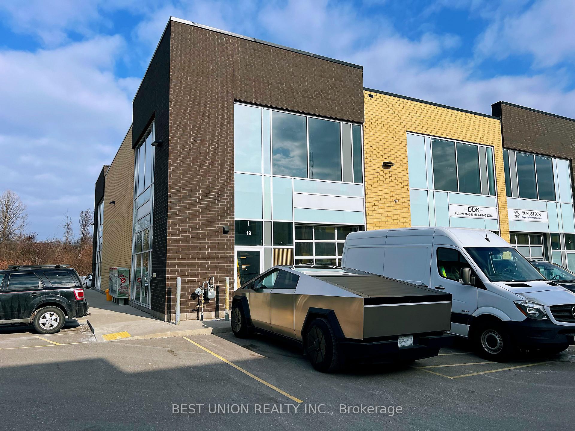 1158 King Road 19, Burlington, ON L7T 0C5