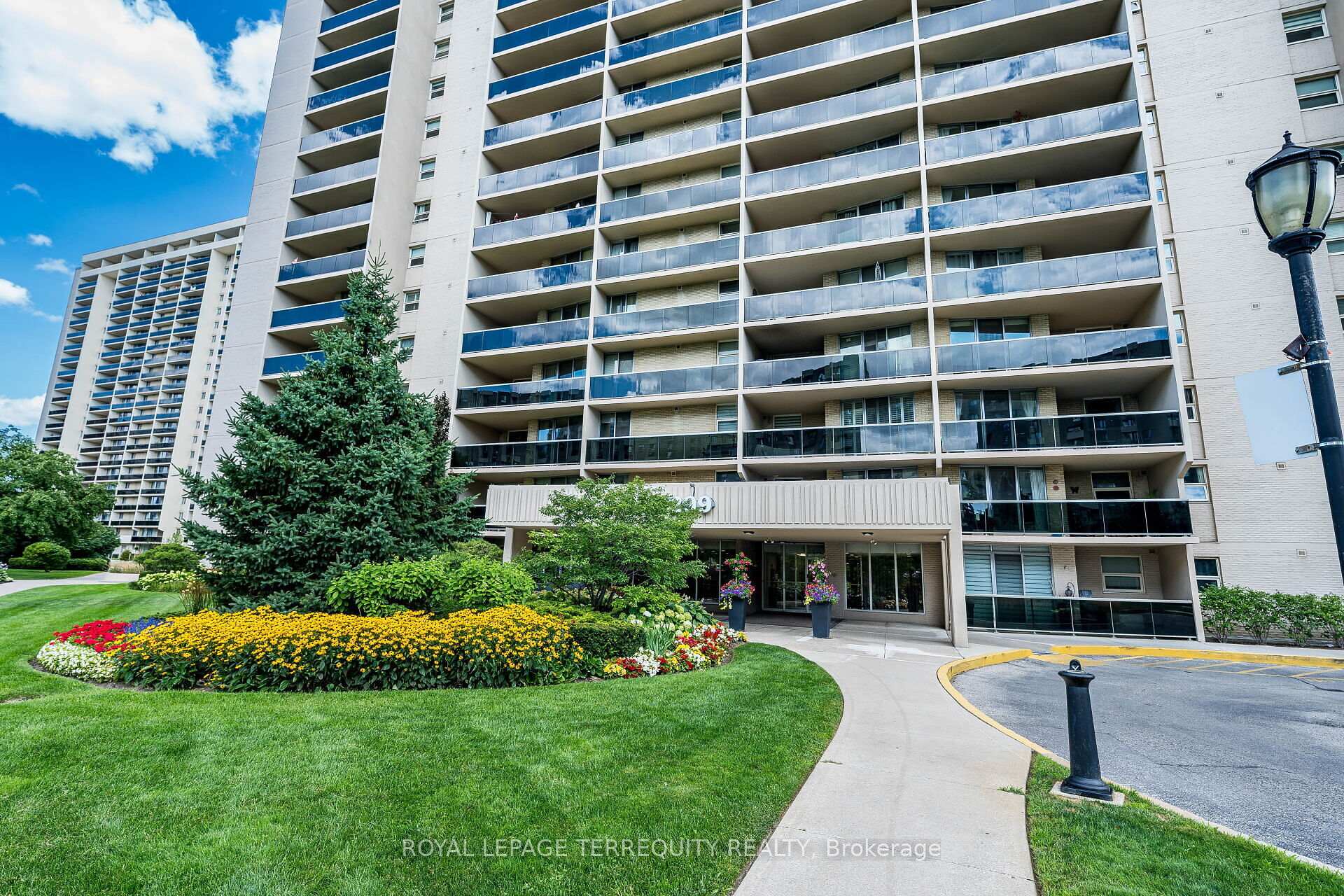 299 Mill Road 306, Toronto W08, ON M9C 4V9