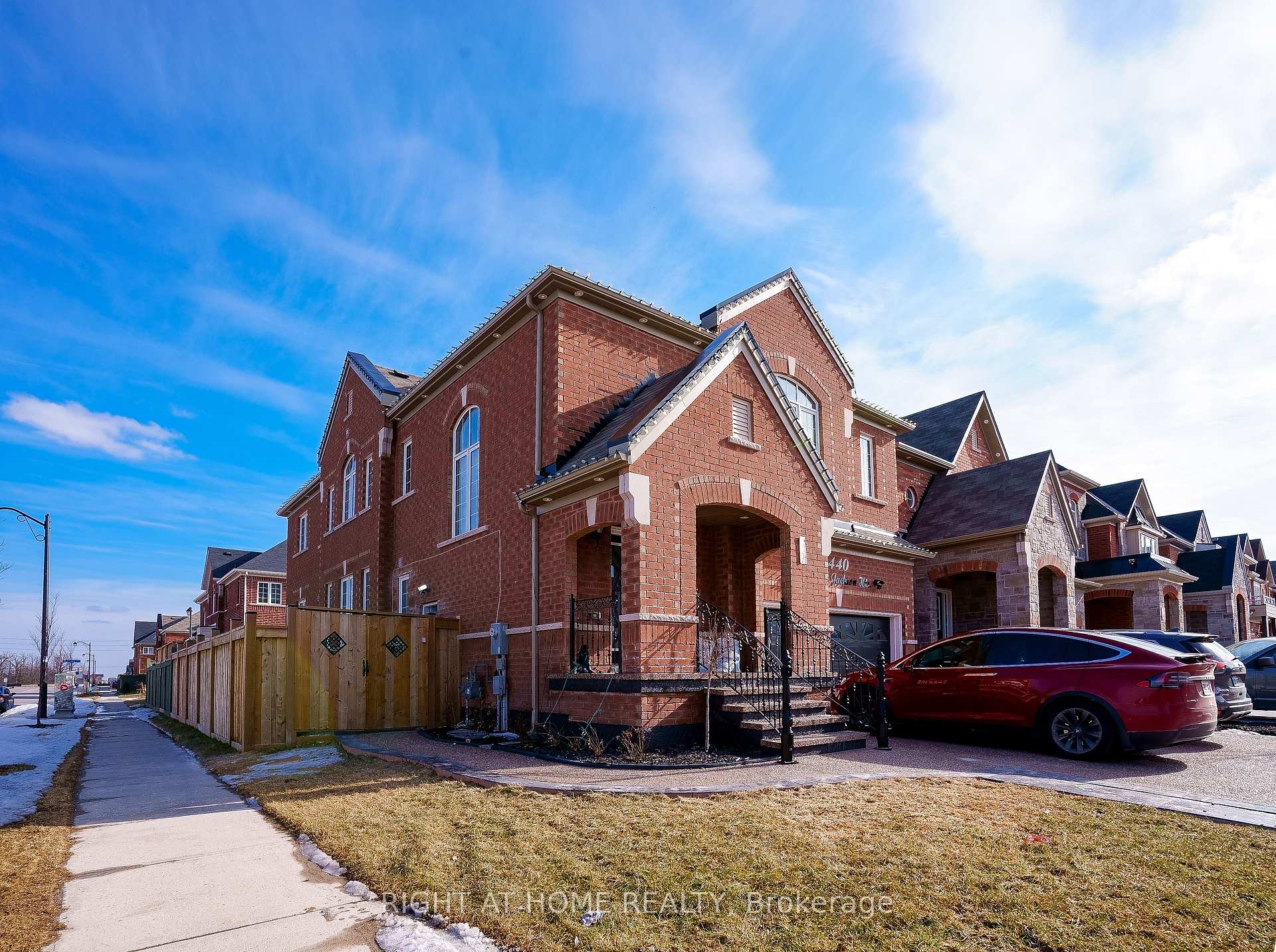 440 Downes Jackson Heights BSMT, Milton, ON L9T 8V7