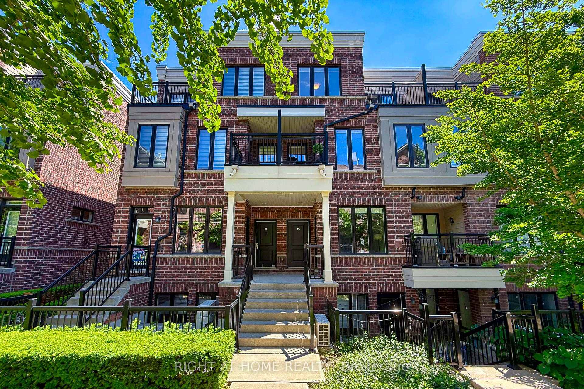 10 Carnation Avenue 15, Toronto W06, ON M8V 0B8