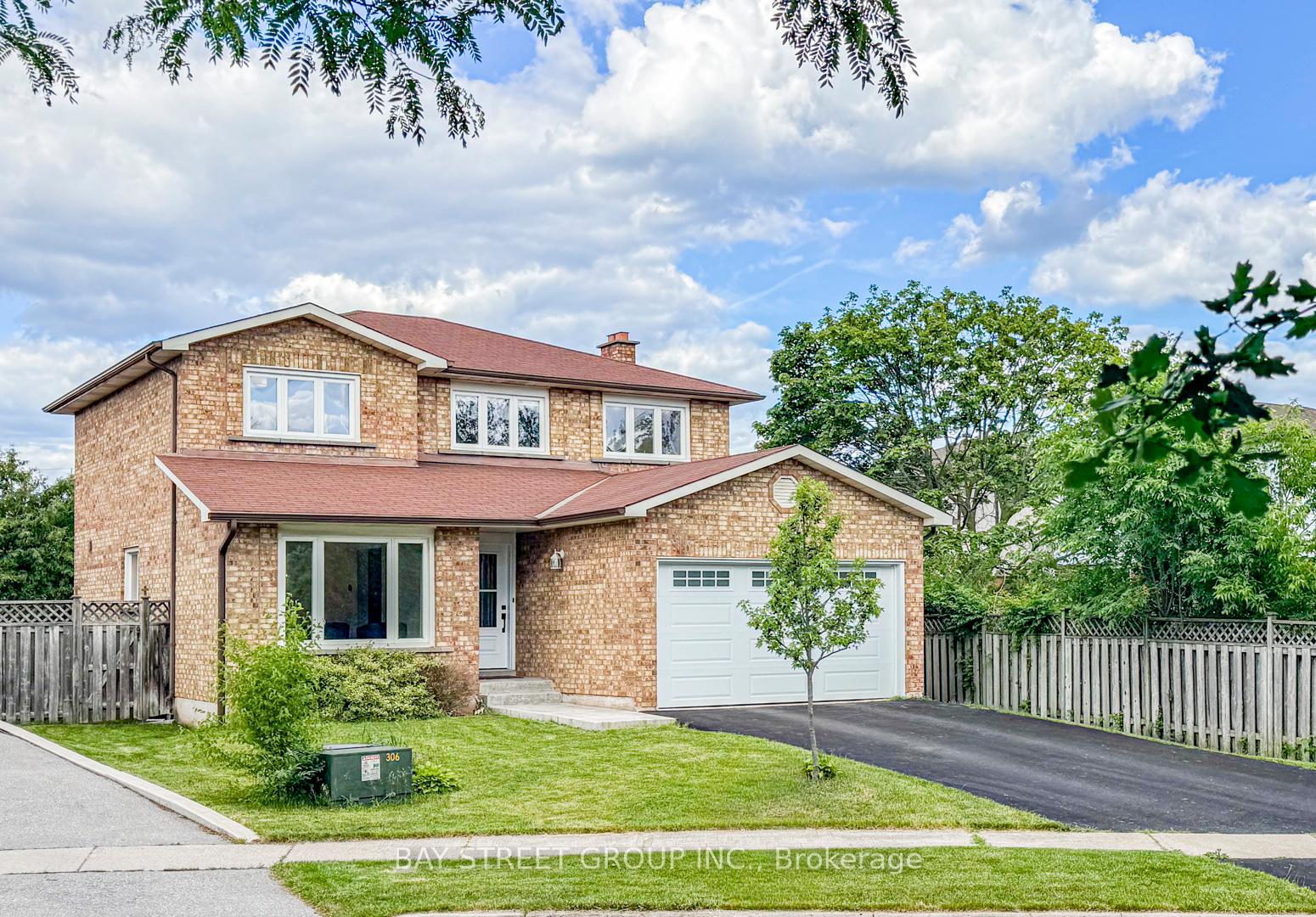 29 Roslo Court, Oakville, ON L6H 4S1