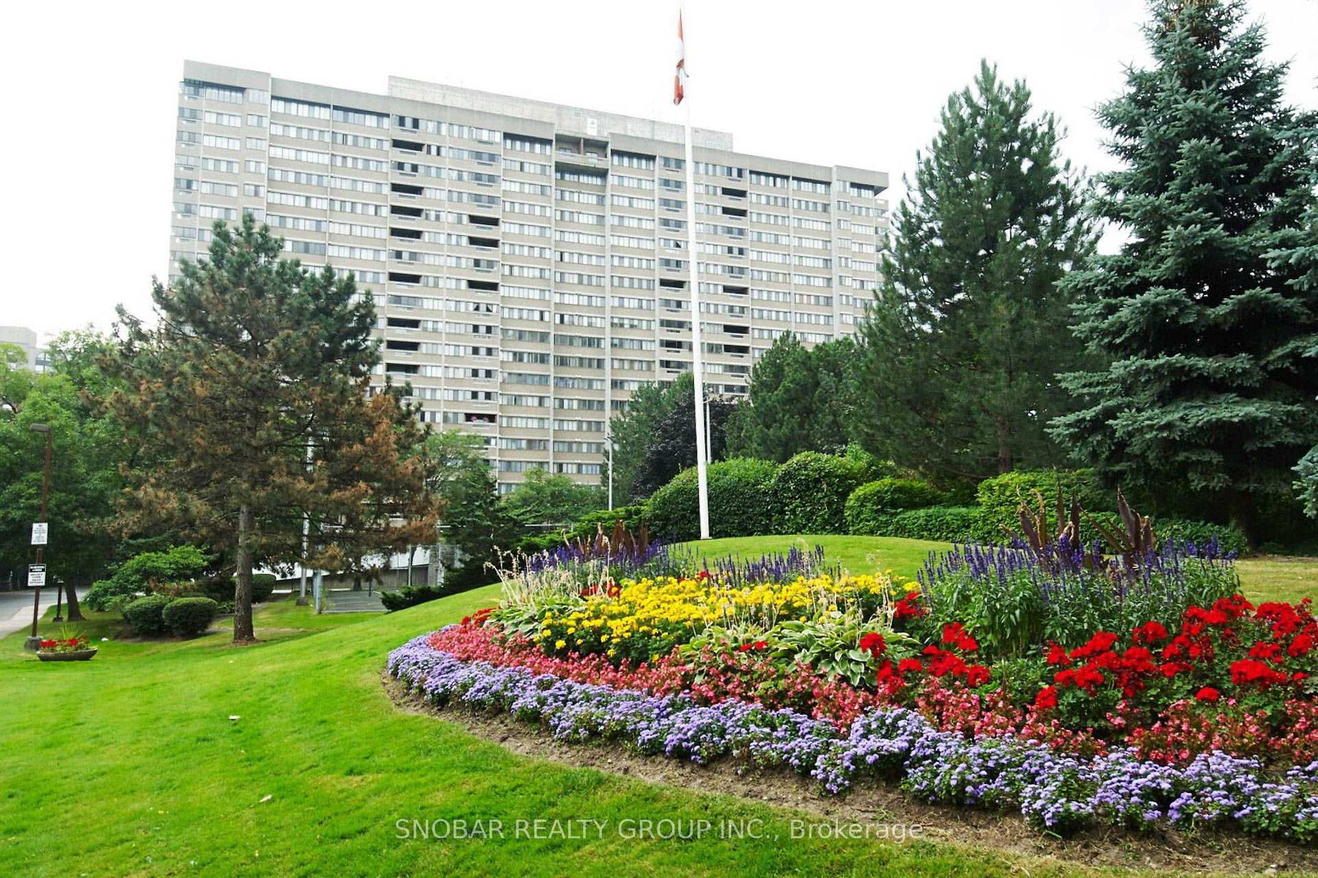 50 Elm Drive E 1110, Mississauga, ON L5A 3X2