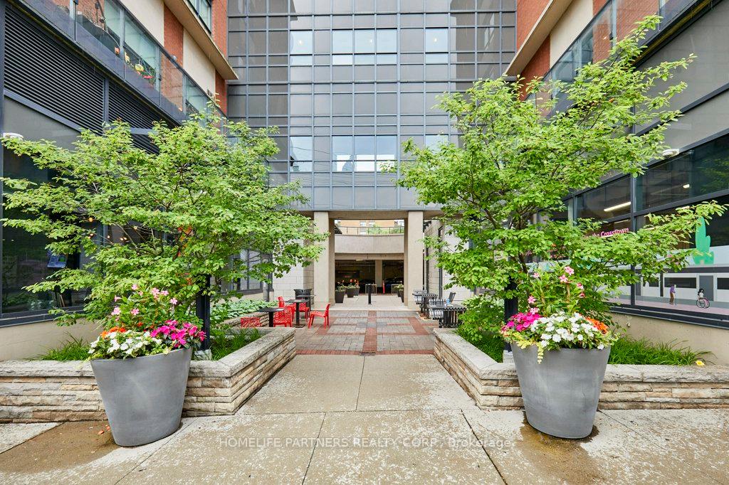 35 Fontenay Court 601, Toronto W08, ON M9A 0E2