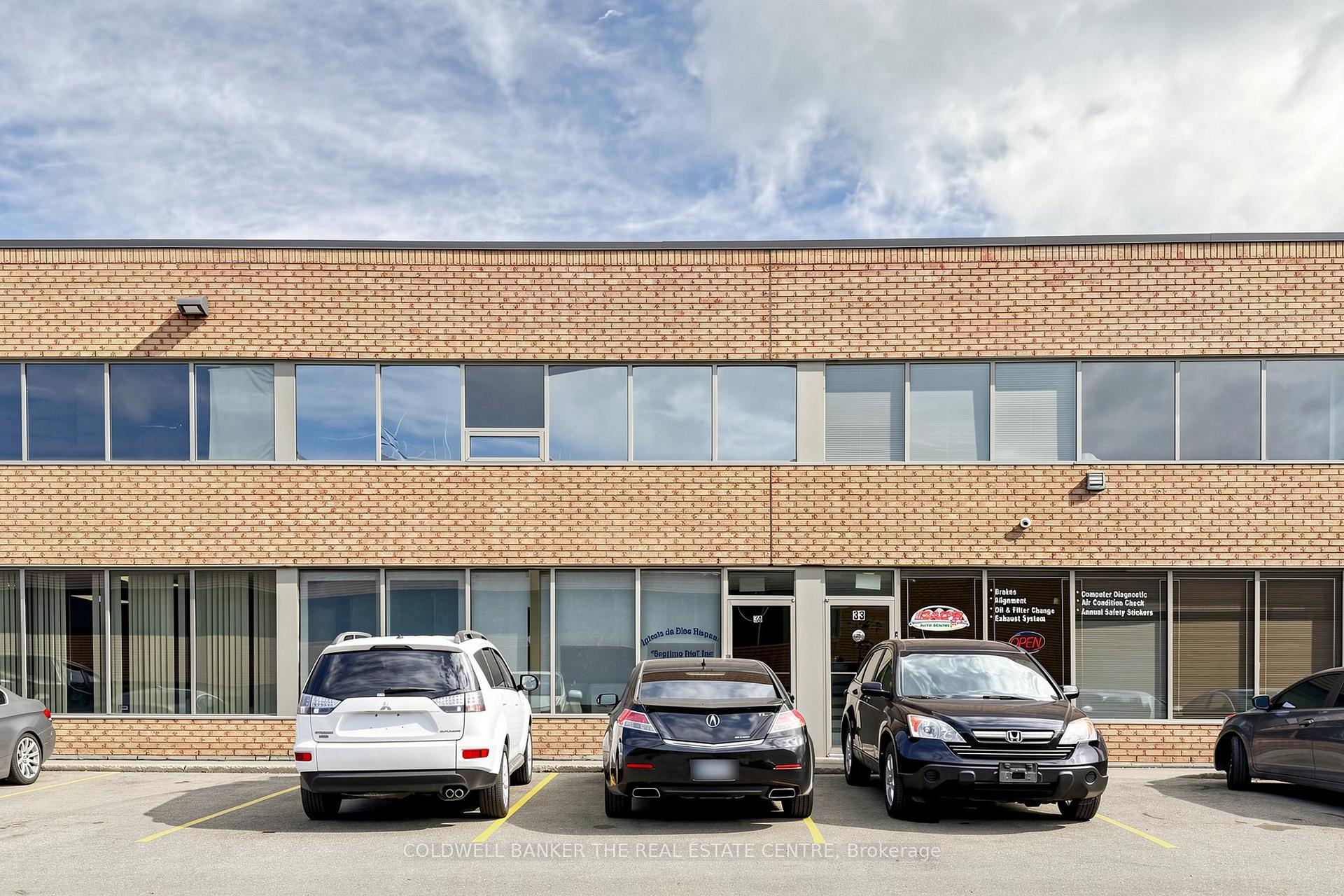 94 Kenhar Drive 34, Toronto W05, ON M9L 1N2