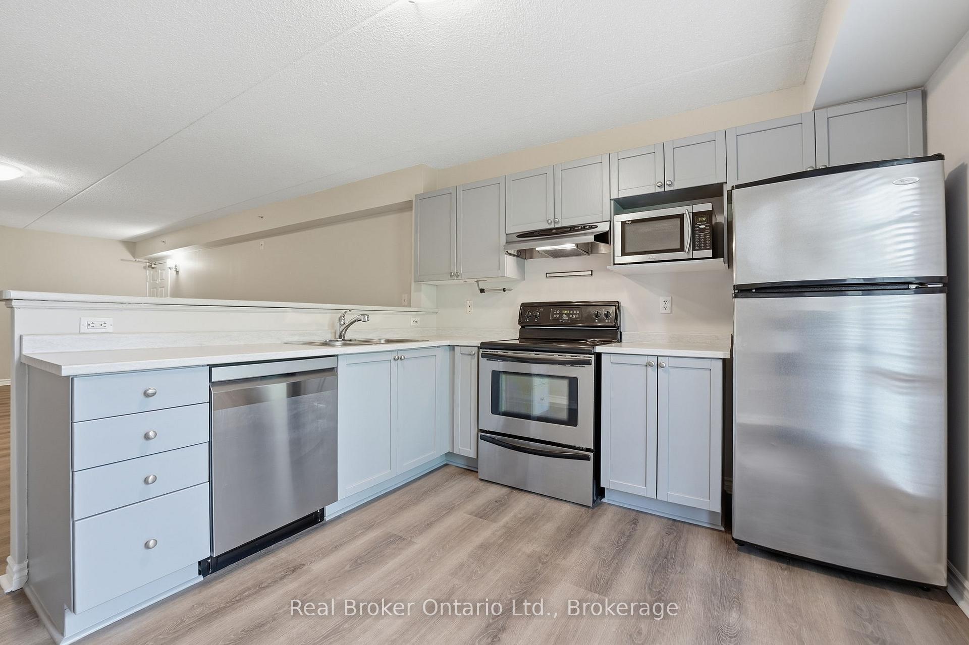 2065 Appleby Line 205, Burlington, ON L7L 7H2