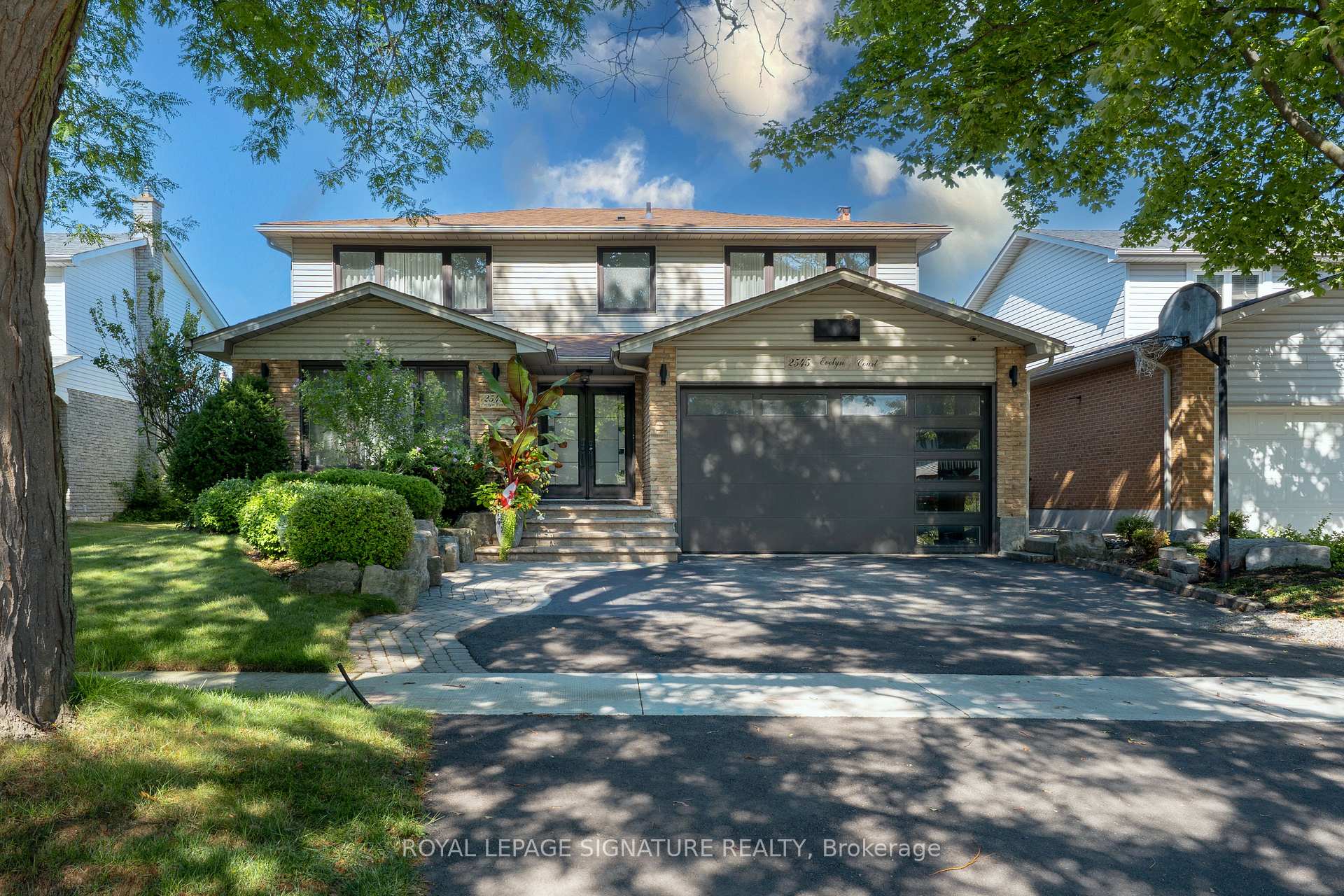 2545 Evelyn Court, Mississauga, ON L5A 3V1