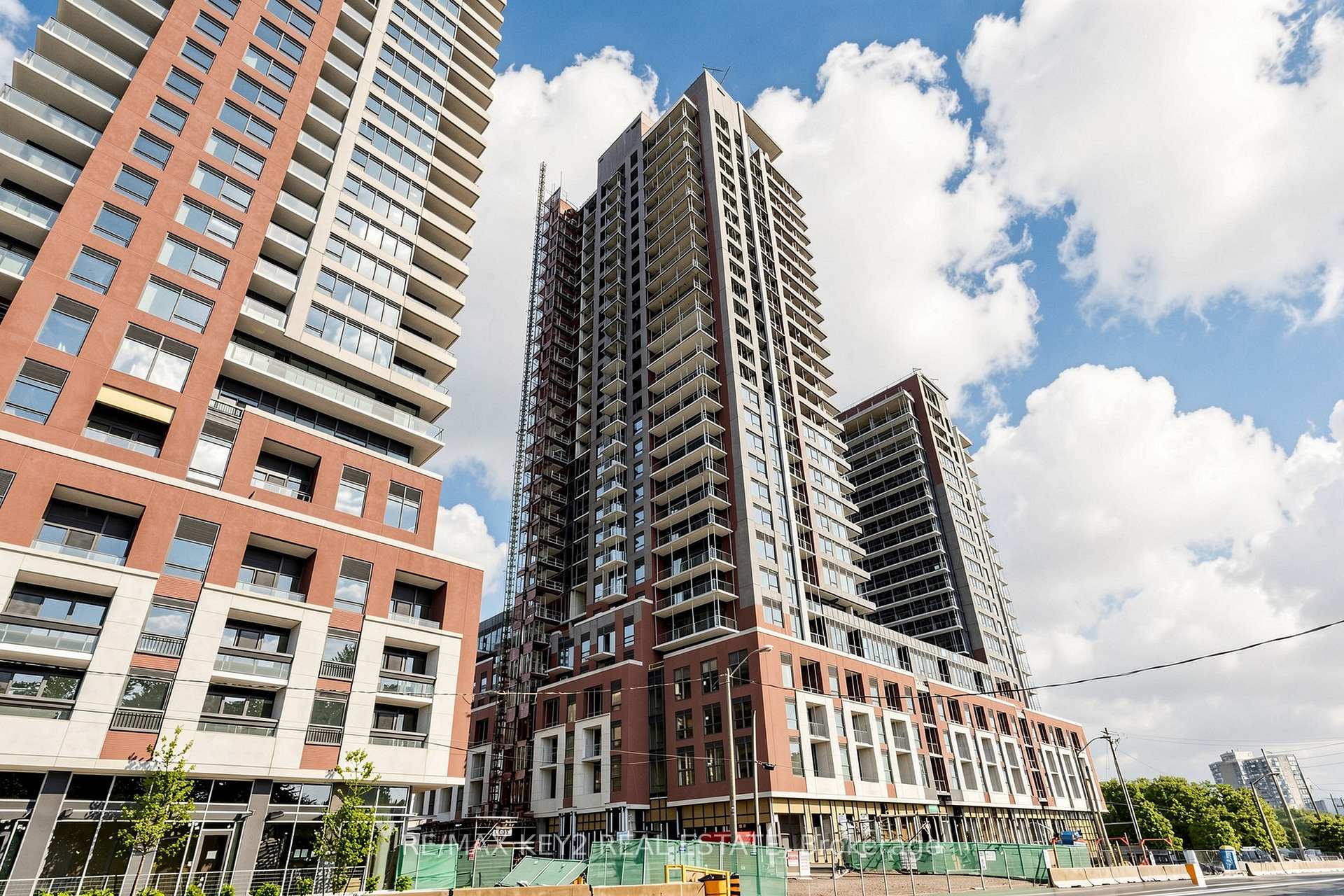 4010 Eglinton Avenue W 216, Toronto W09, ON M9A 0G5