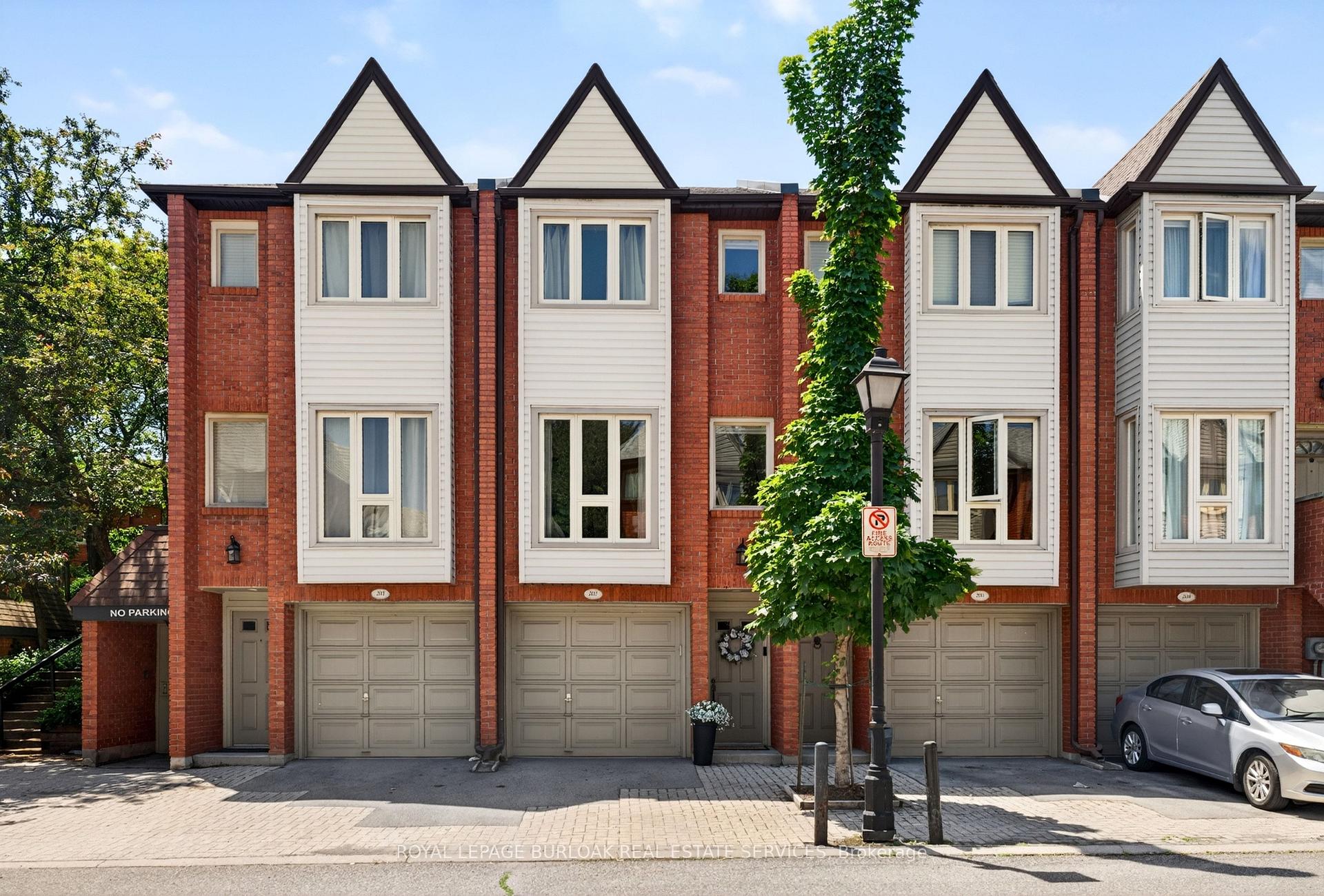 895 Maple Avenue 202, Burlington, ON L7S 2H7