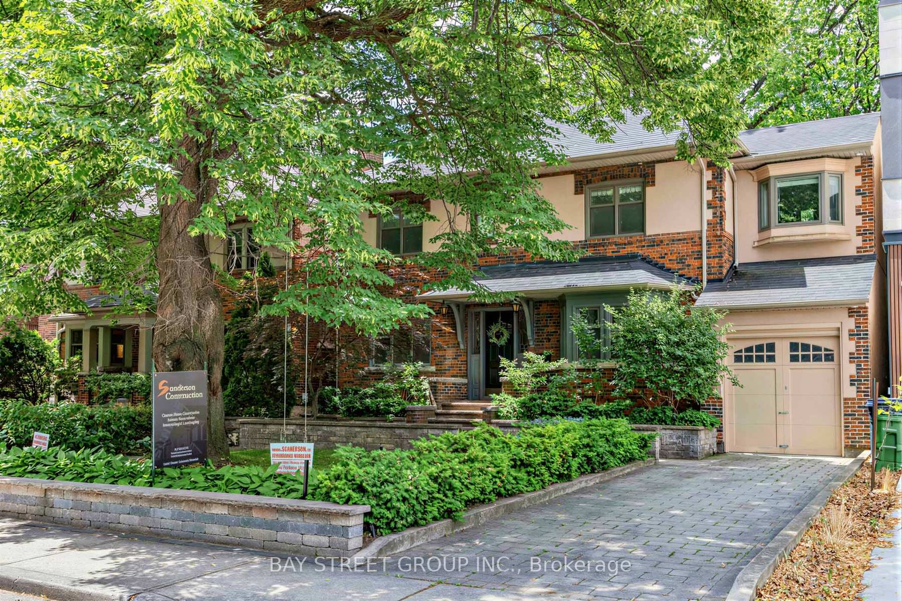 136 Humbercrest Boulevard, Toronto W02, ON M6S 4L3