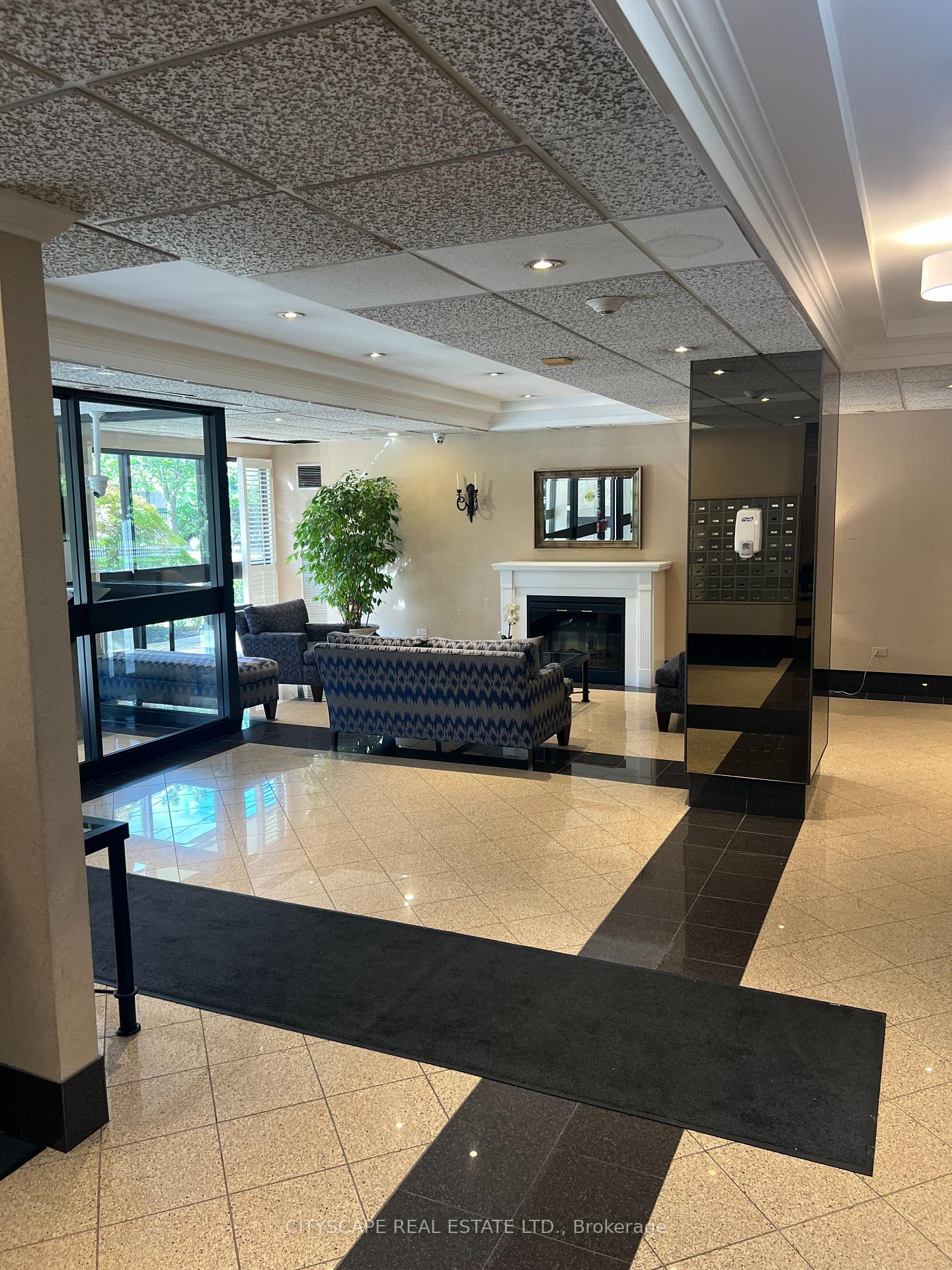 1300 Mississauga Valley Boulevard 208, Mississauga, ON L5A 3S8