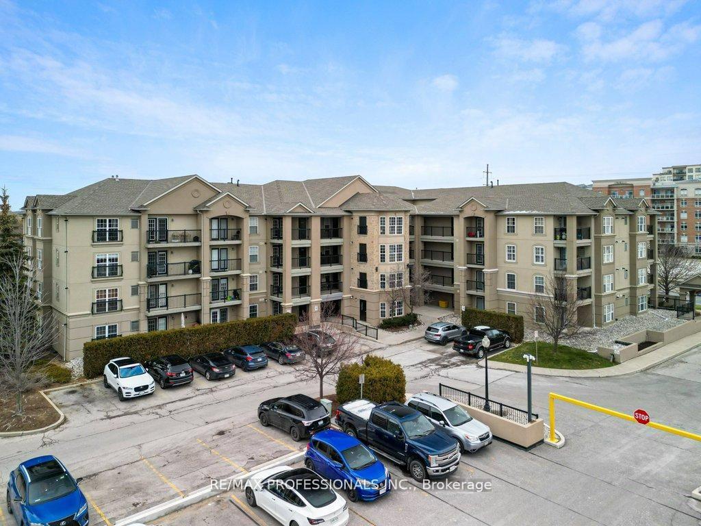 2055 Appleby Line 106, Burlington, ON L7L 7H1
