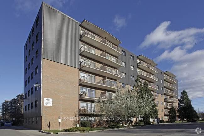 65 North Service Road 604, Mississauga, ON L5A 1A3