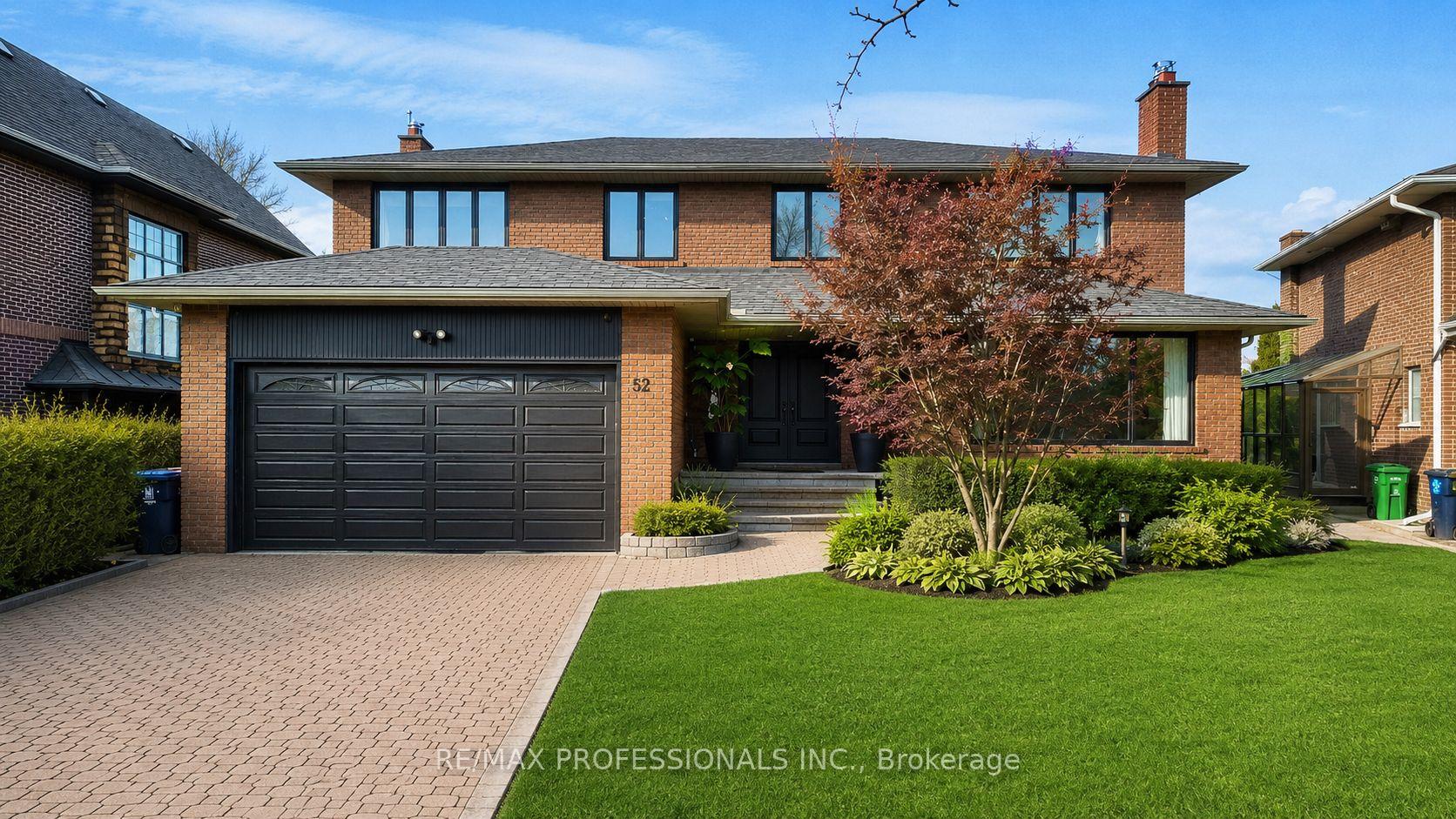 52 Courtsfield Crescent, Toronto W08, ON M9A 4S9