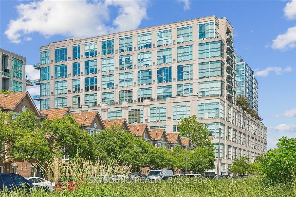 300 Manitoba Street 302, Toronto W06, ON M8Y 4G6