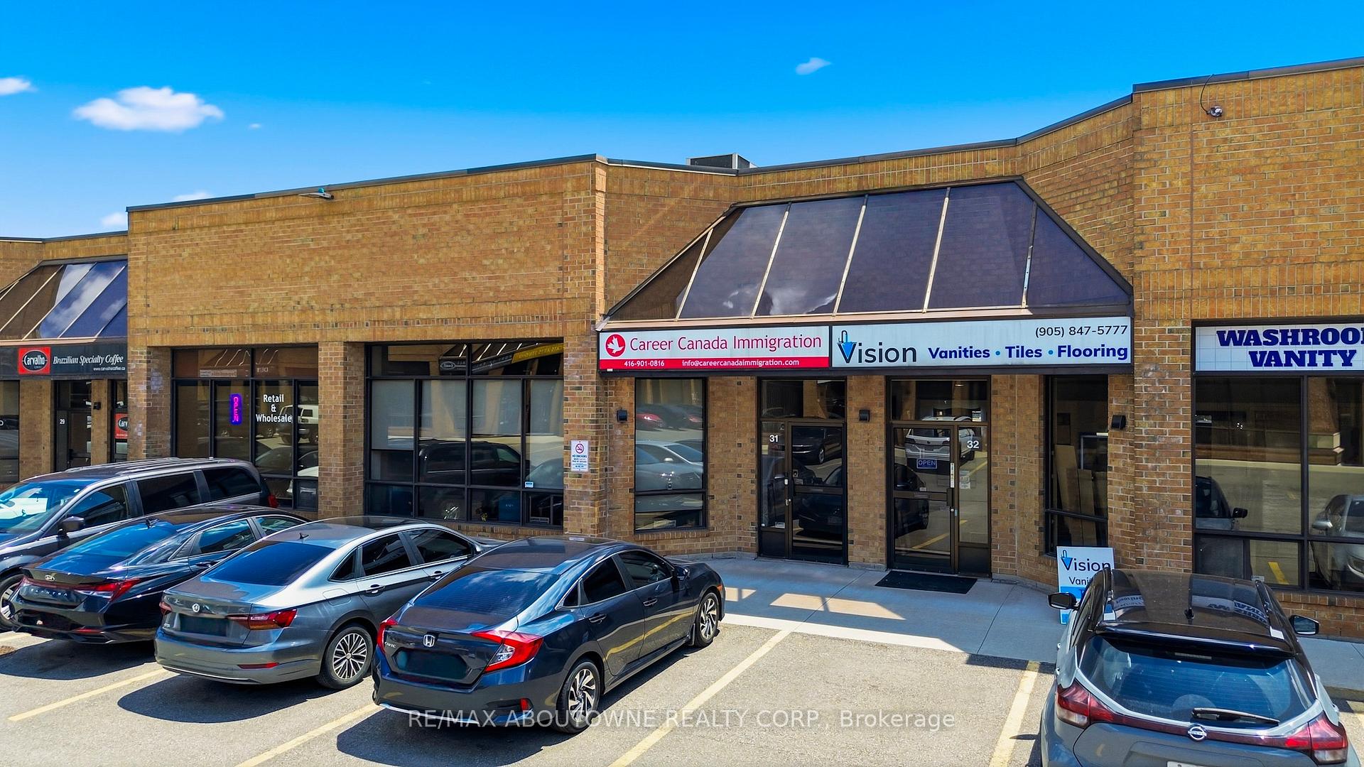 775 Pacific Road 31, Oakville, ON L6L 6M4