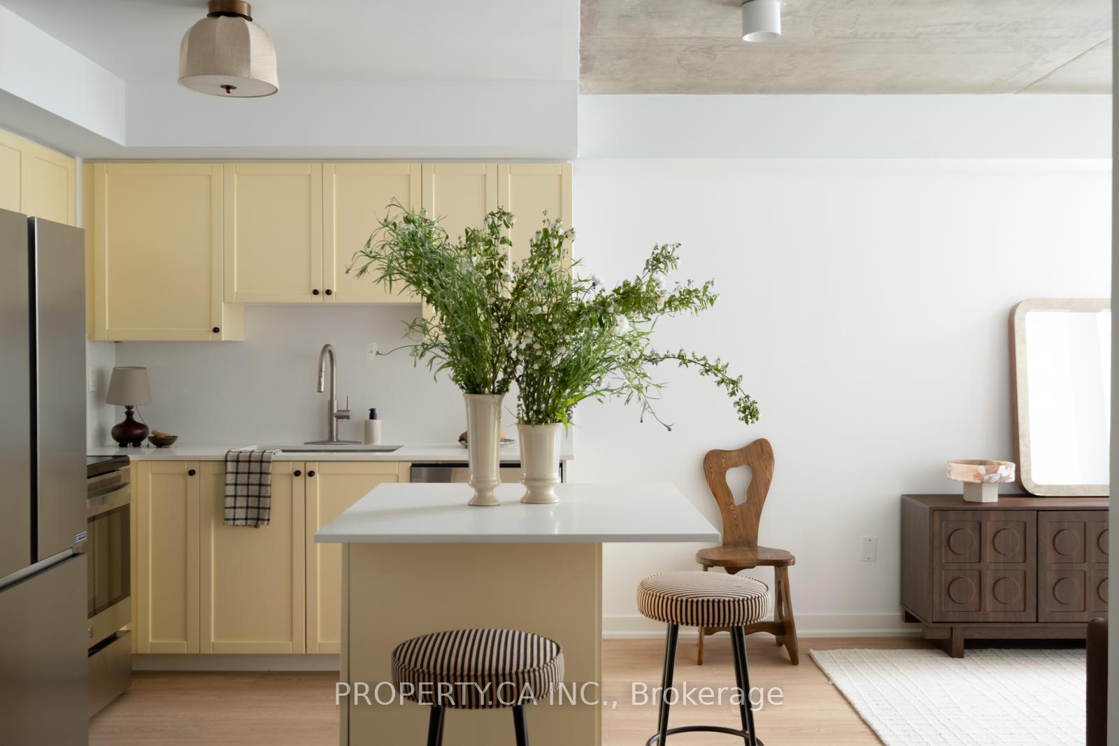 816 Lansdowne Avenue 214, Toronto W02, ON M6H 4K6