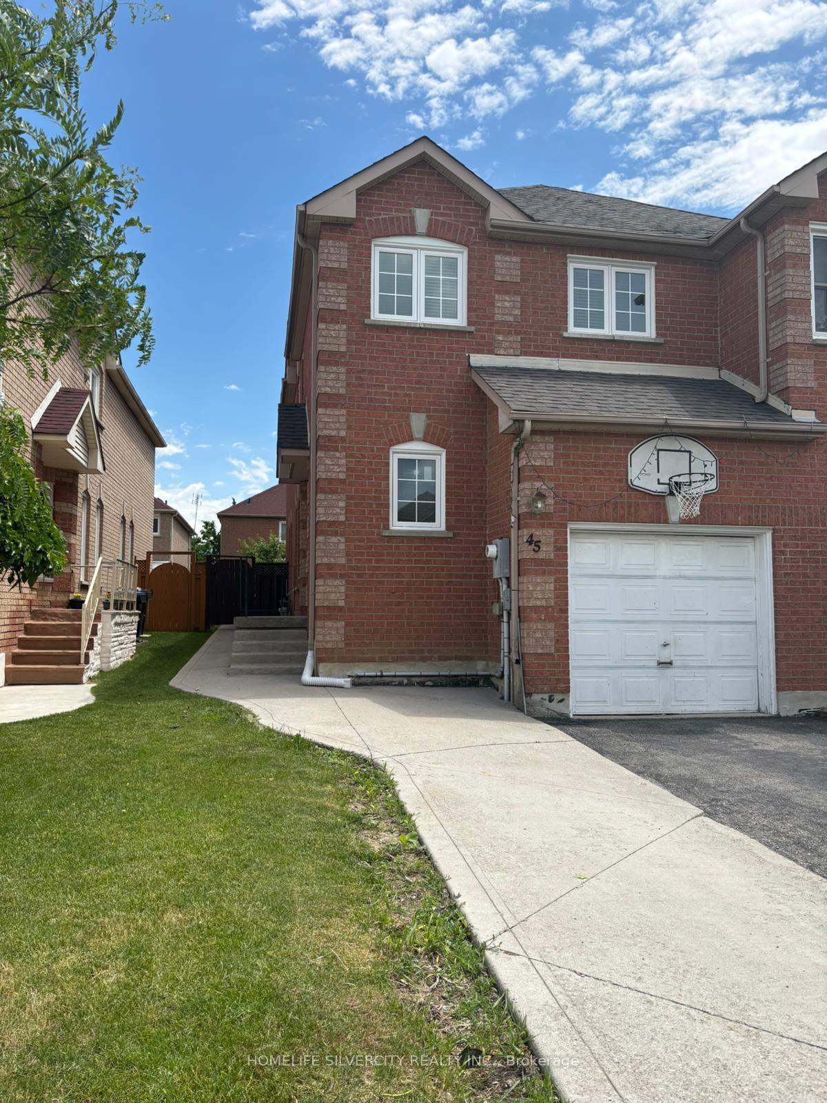 45 Piane Avenue, Brampton, ON L6Y 4X9