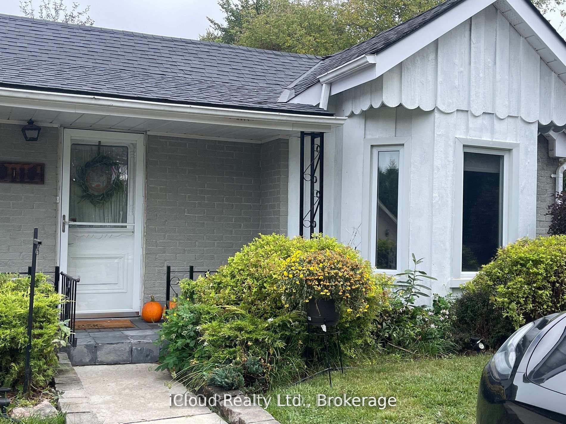 11 Maple Lane, Caledon, ON L7E 0L3