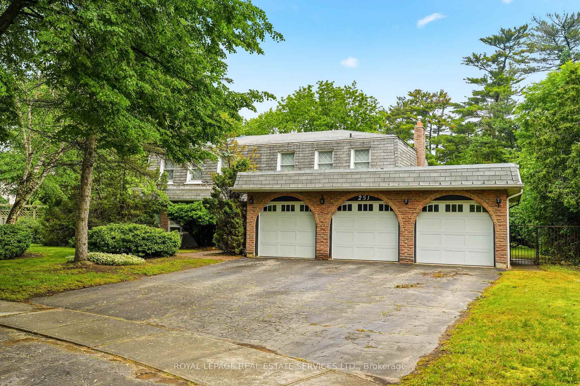 251 Dolphin Court, Oakville, ON L6J 5S7