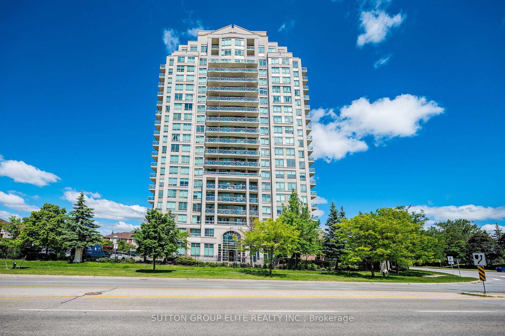 1359 Rathburn Road E 308, Mississauga, ON L4W 5P7