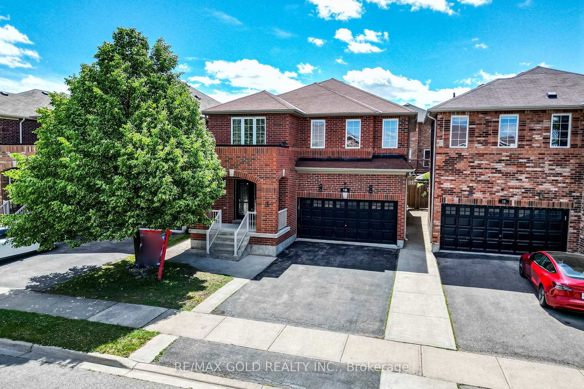 18 Travis Crescent, Brampton, ON L7A 0P2