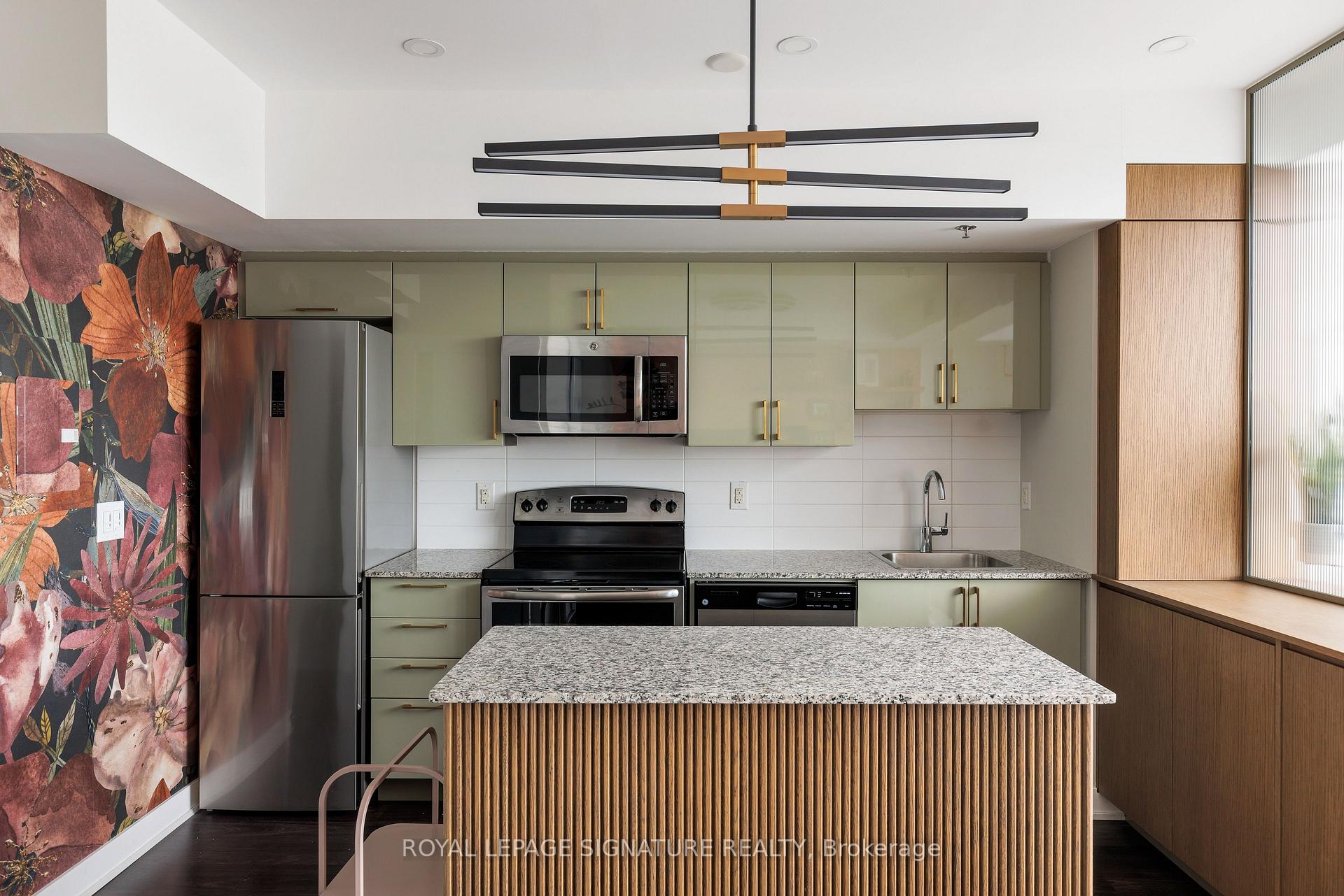 11 Superior Avenue 908, Toronto W06, ON M8V 0A7