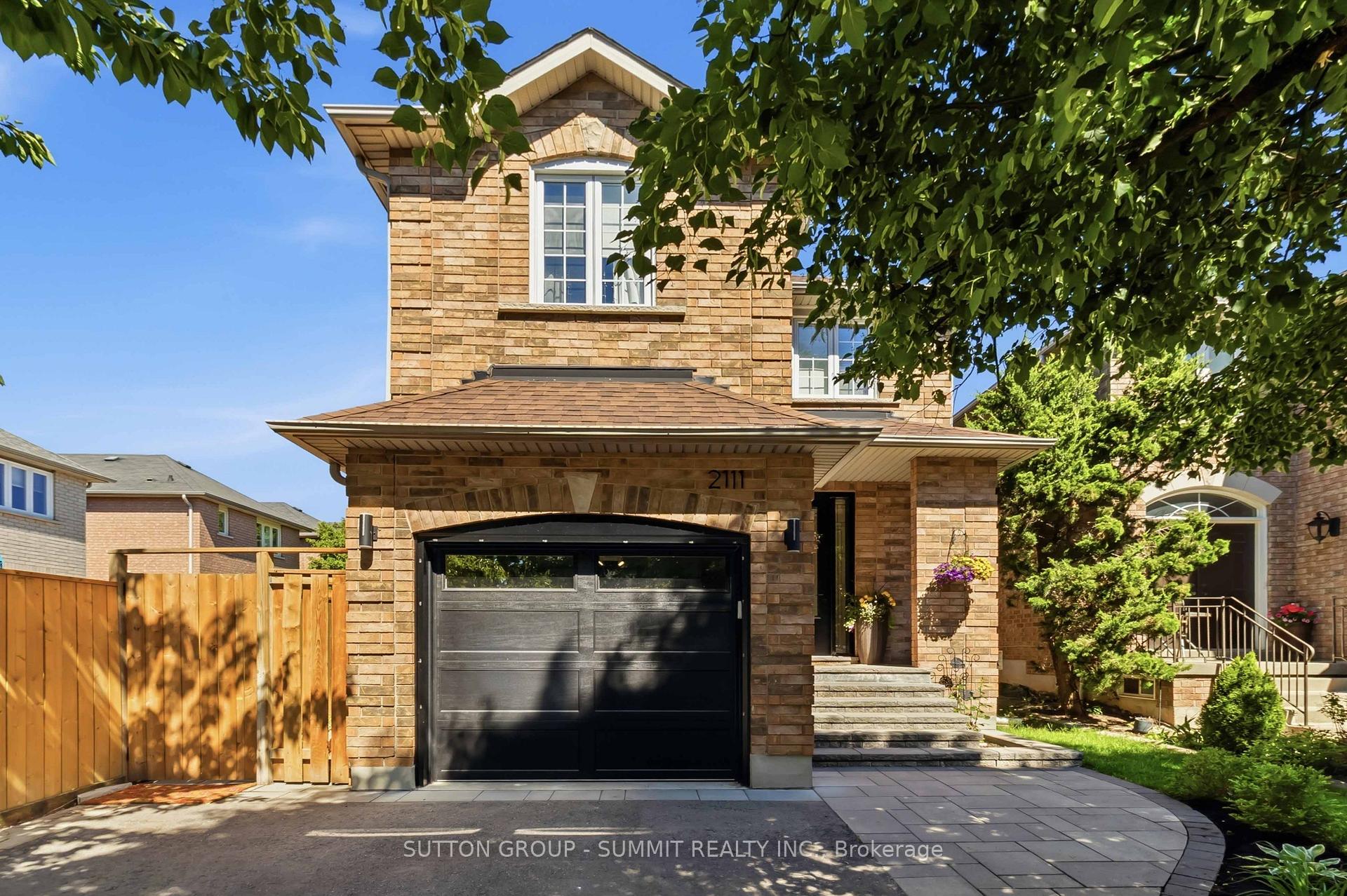 2111 Westmount Drive, Oakville, ON L6M 3P3