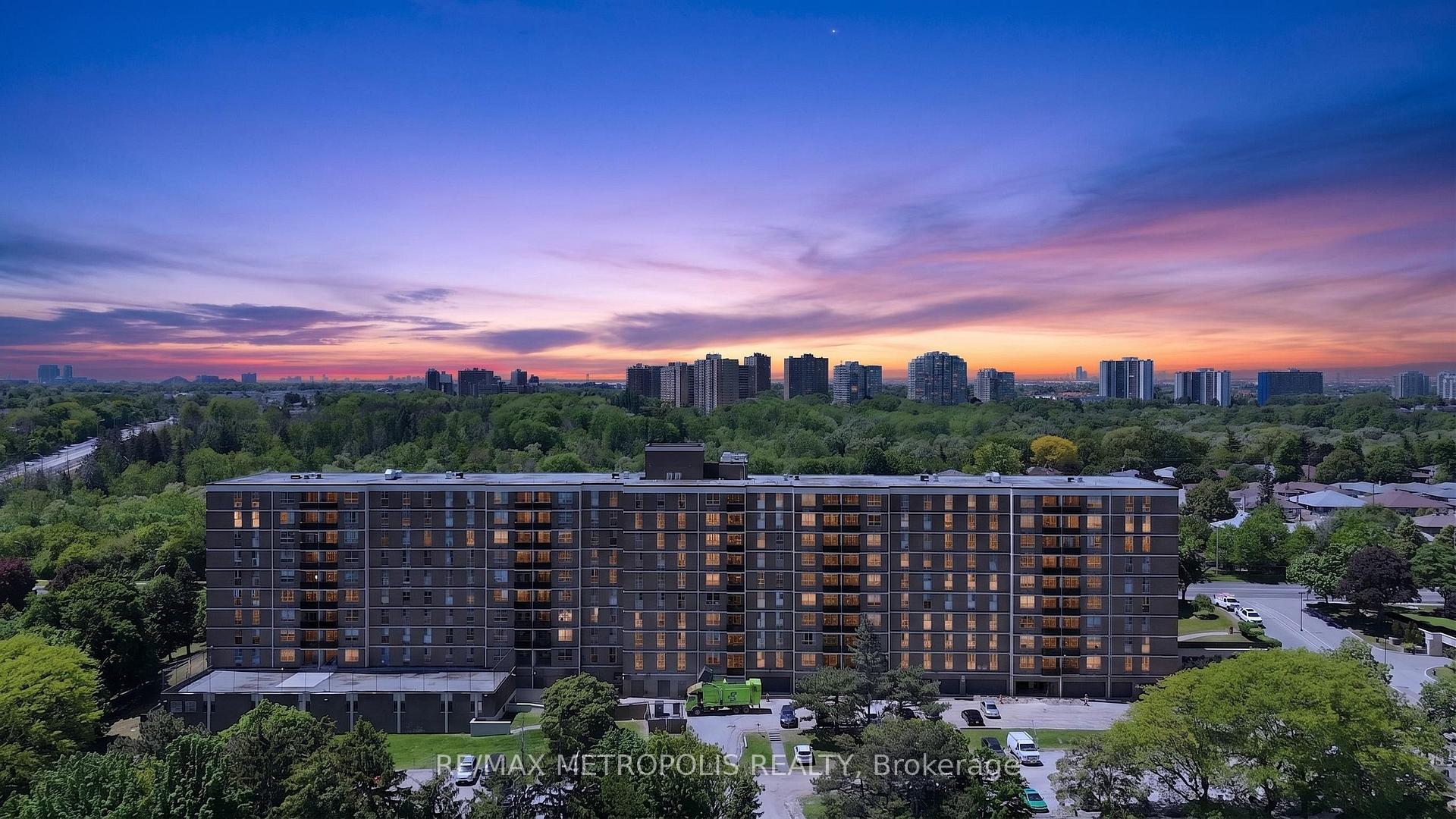 2825 Islington Avenue 104, Toronto W05, ON M9L 2K1