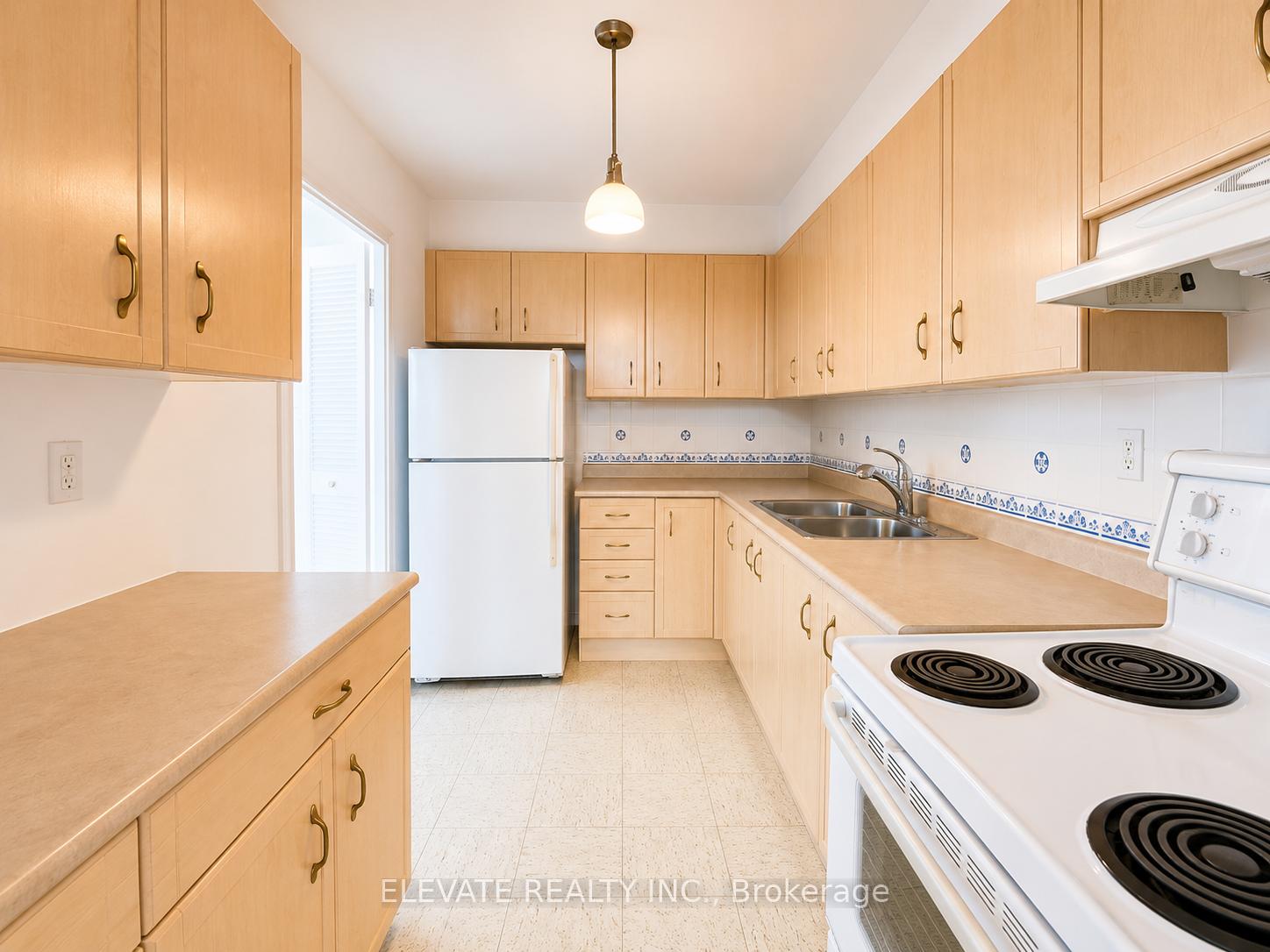 360 Ridelle Avenue 1714, Toronto W04, ON M6B 1K1