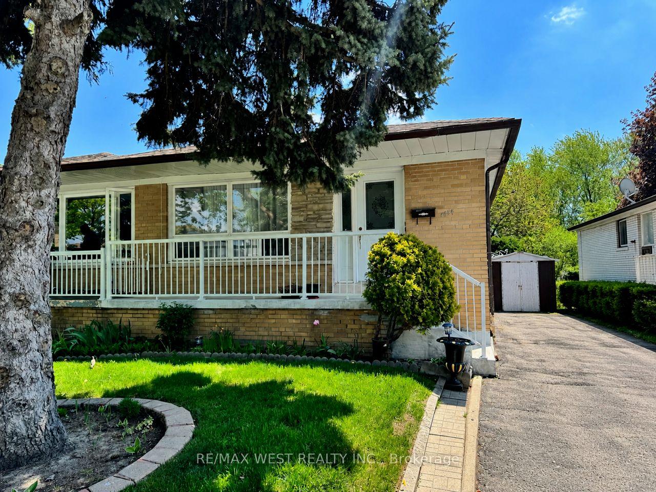 7484 Discus Crescent, Mississauga, ON L4T 2V3