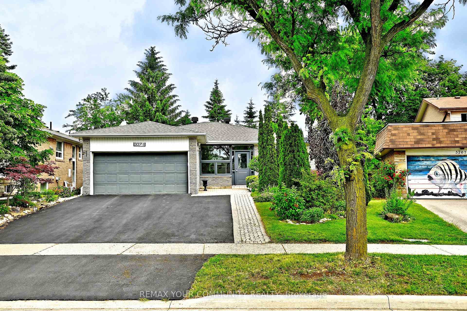 3271 Havenwood Drive, Mississauga, ON L4X 2M2