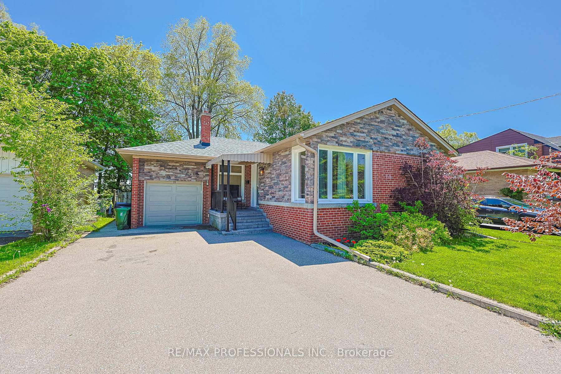 39 Sealcove Drive, Toronto W08, ON M9C 2C7