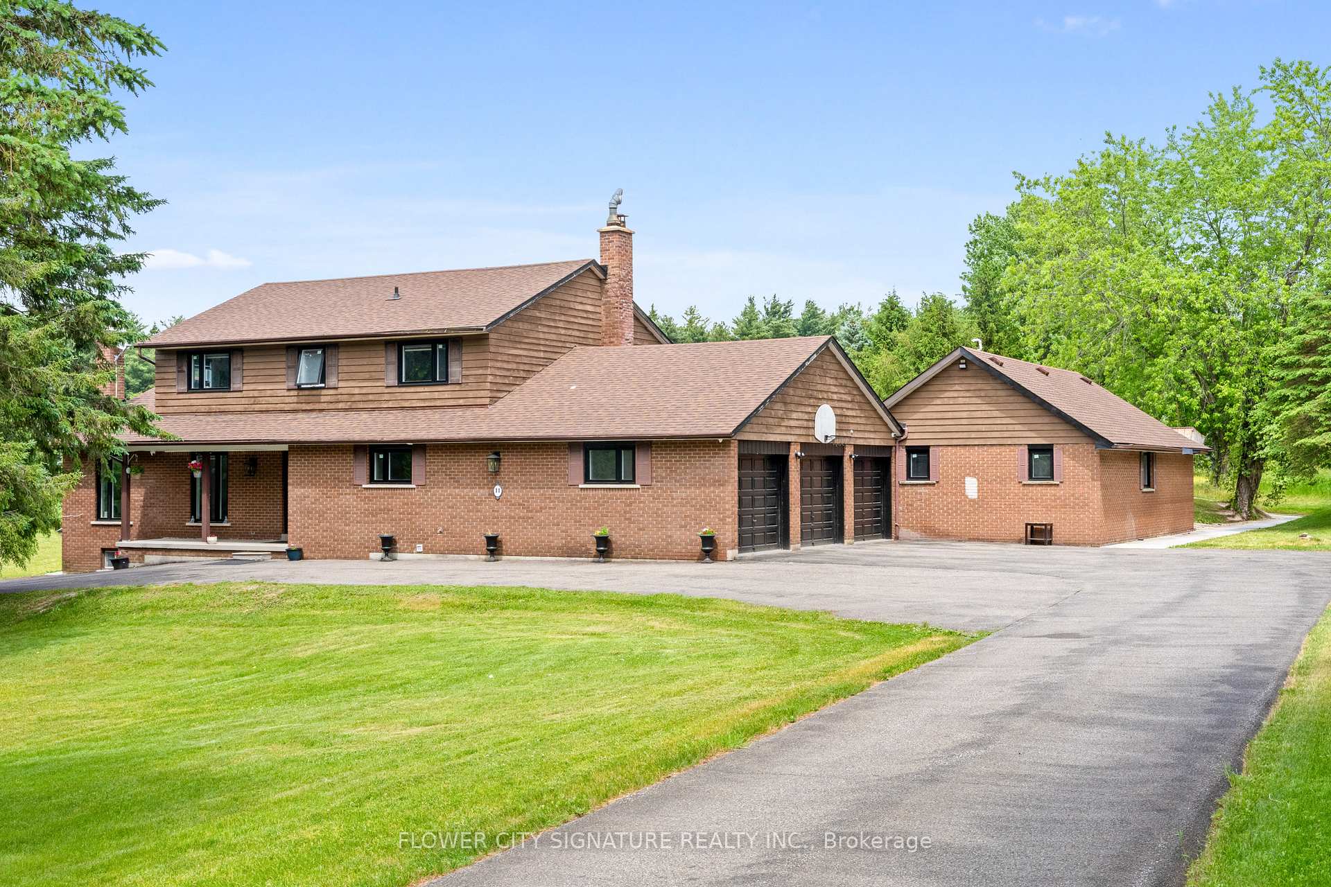 11 Damacus Drive, Caledon, ON L7C 0A4