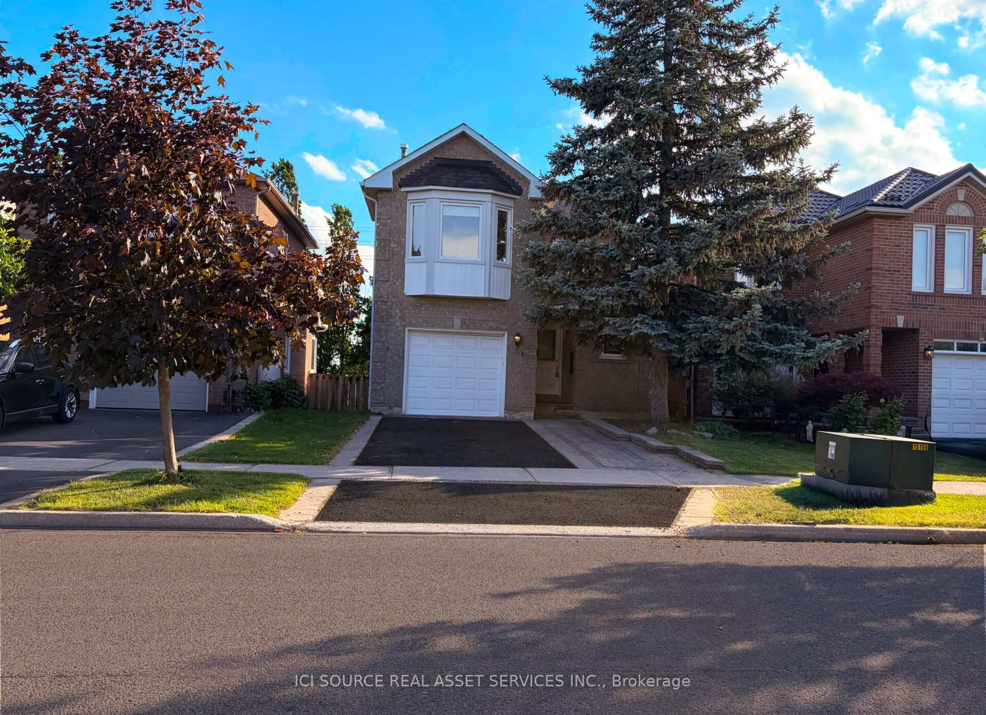 7176 Harding Crescent, Mississauga, ON L5N 6R5