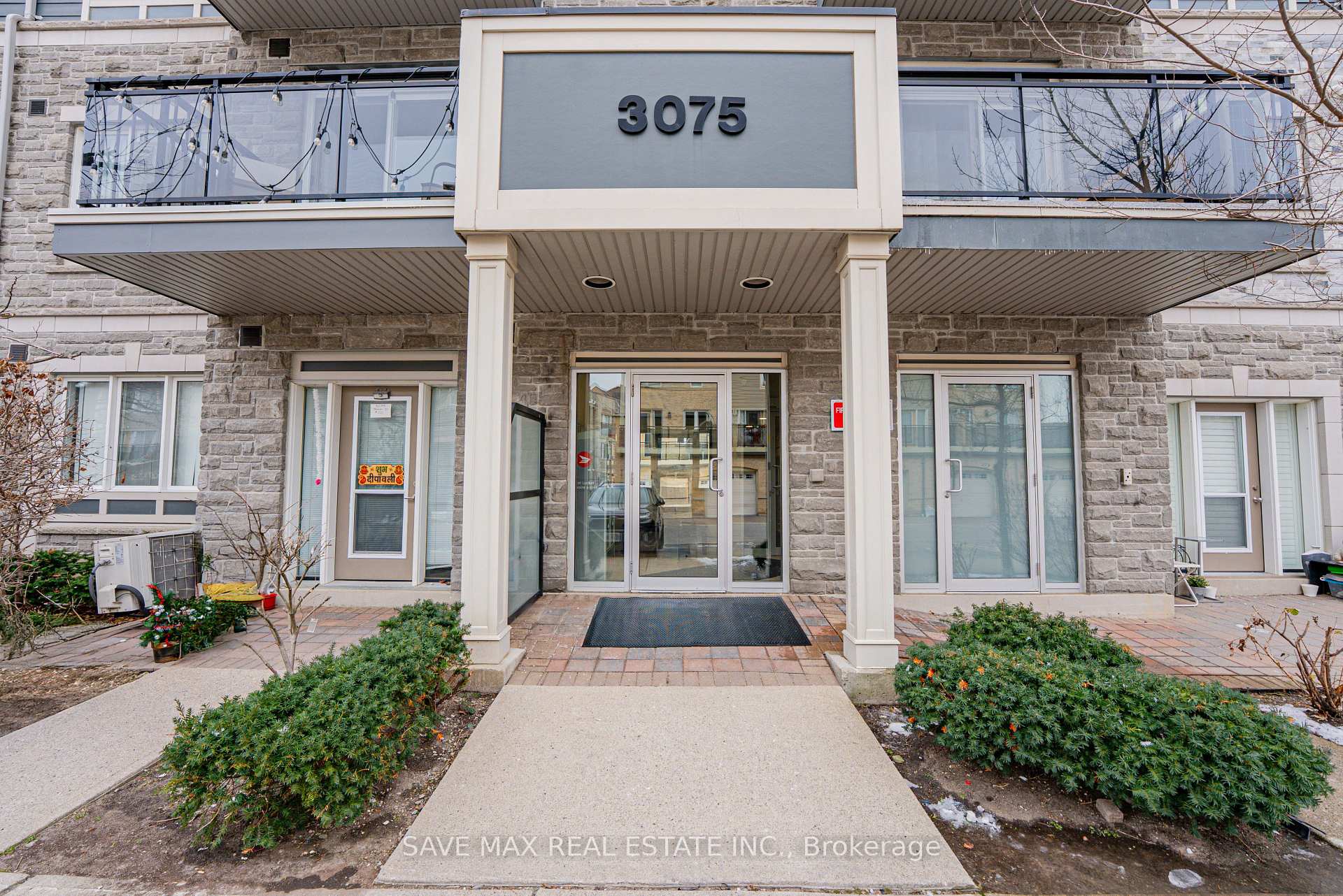 3075 THOMAS Street 213, Mississauga, ON L5M 0L8