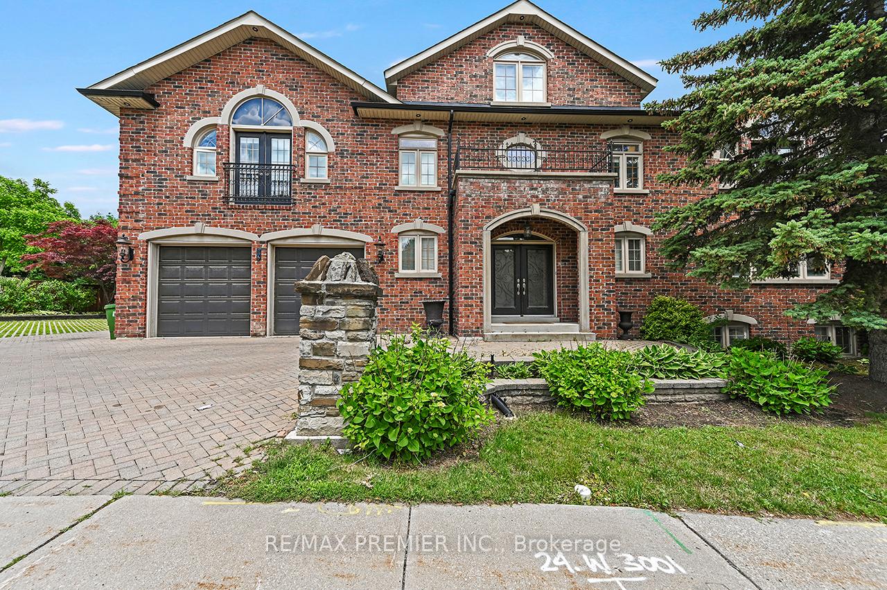 916 Scarlett Road Bsmt, Toronto W09, ON M9P 2V4