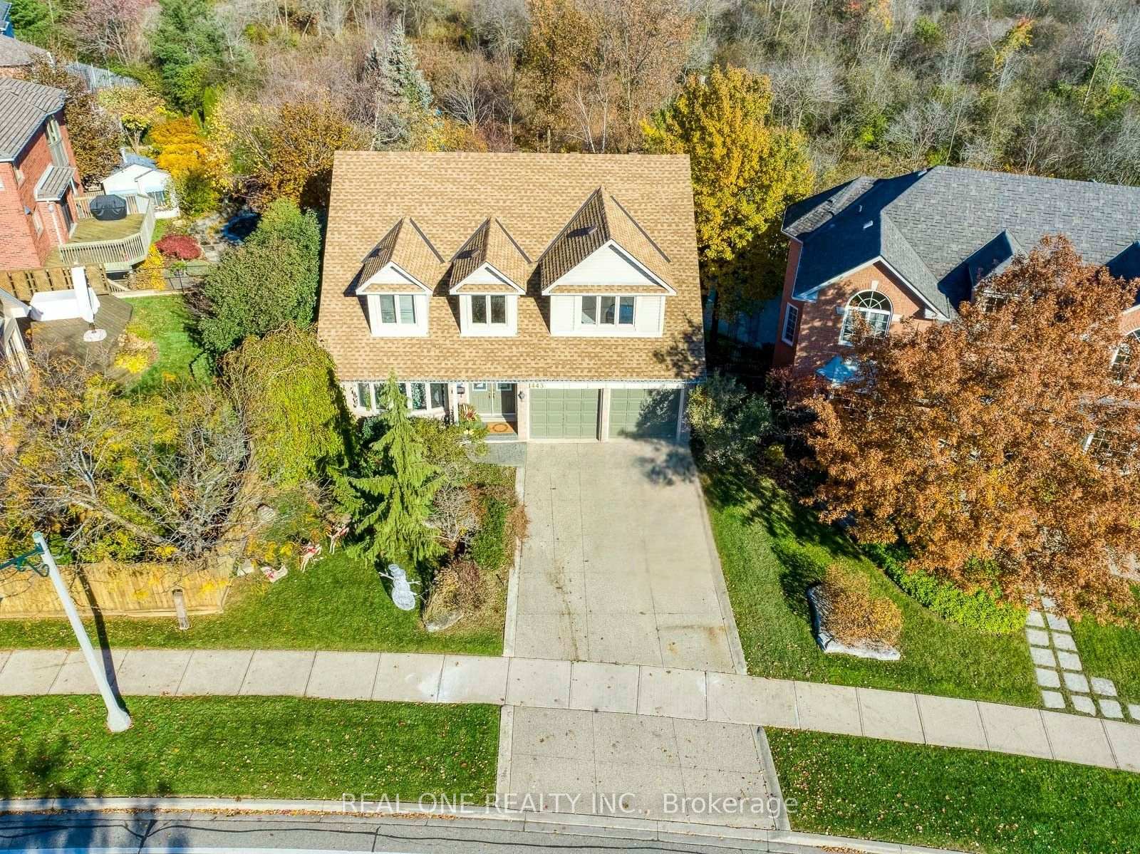 1443 Bayshire Drive, Oakville, ON L6H 6E8