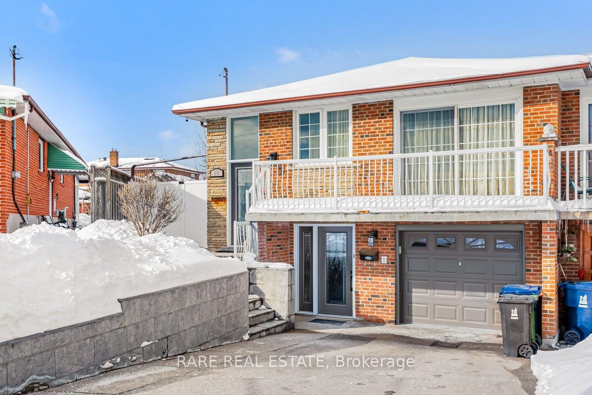 22 Bamford Crescent, Toronto W05, ON M3N 1T8