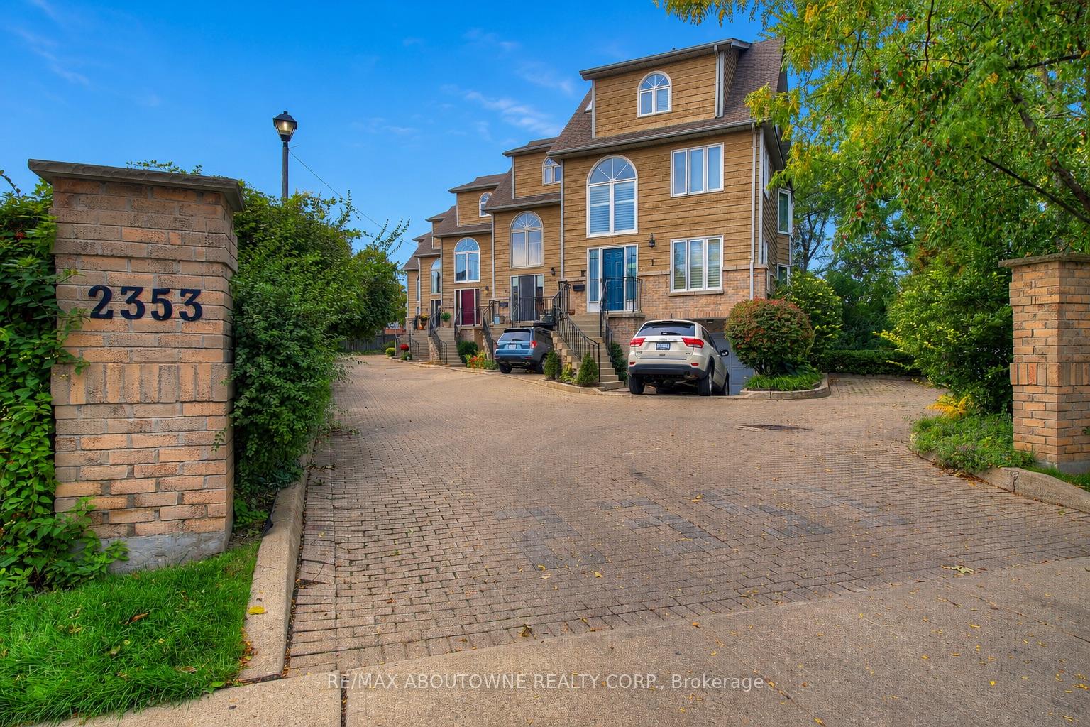 2353 Marine Drive 3, Oakville, ON L6L 1C5