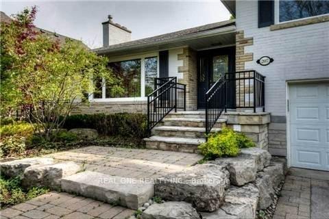 207 Pinehurst Drive, Oakville, ON L6J 4X2
