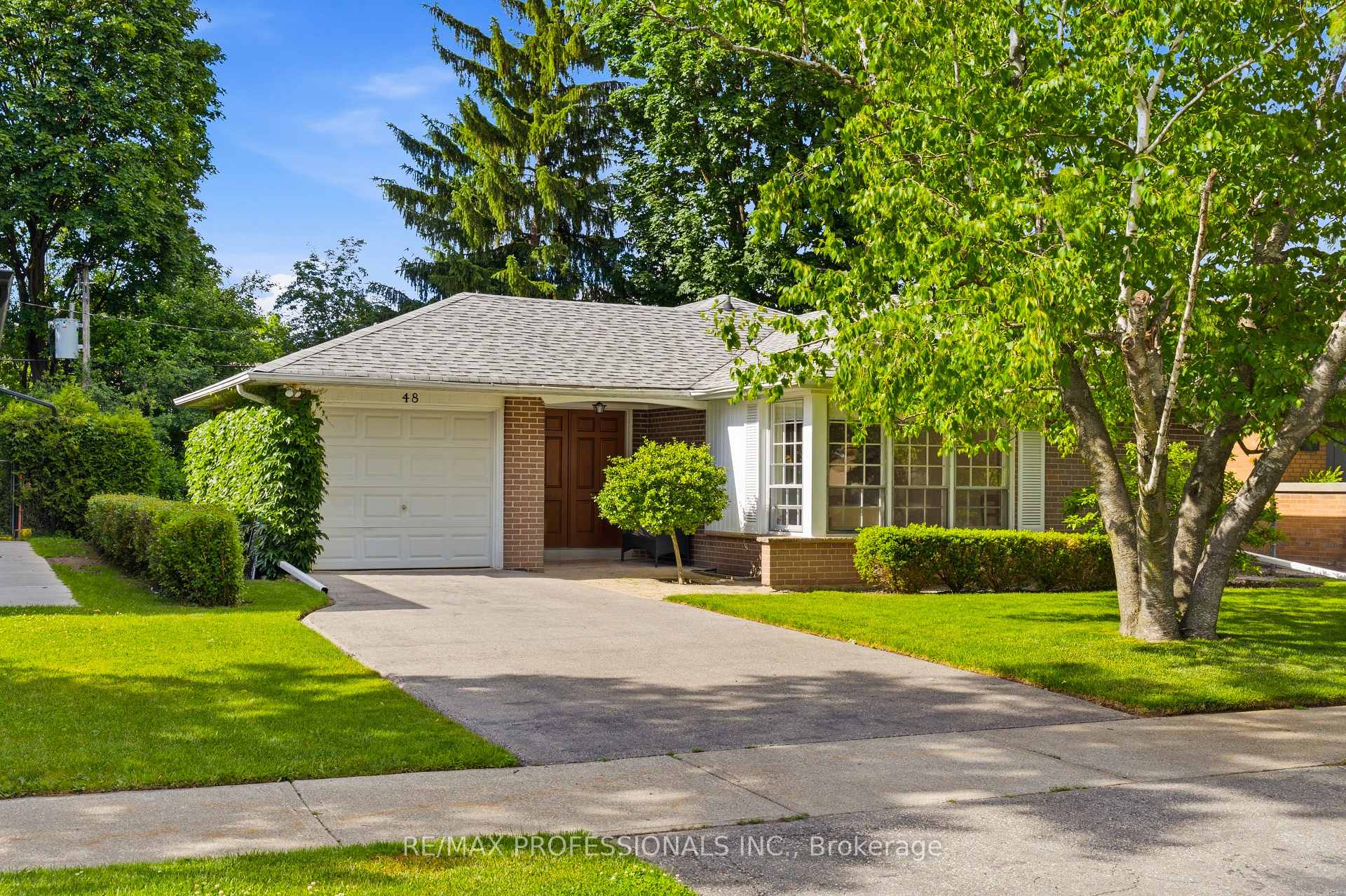 48 Wareside Road, Toronto W08, ON M9C 3B3