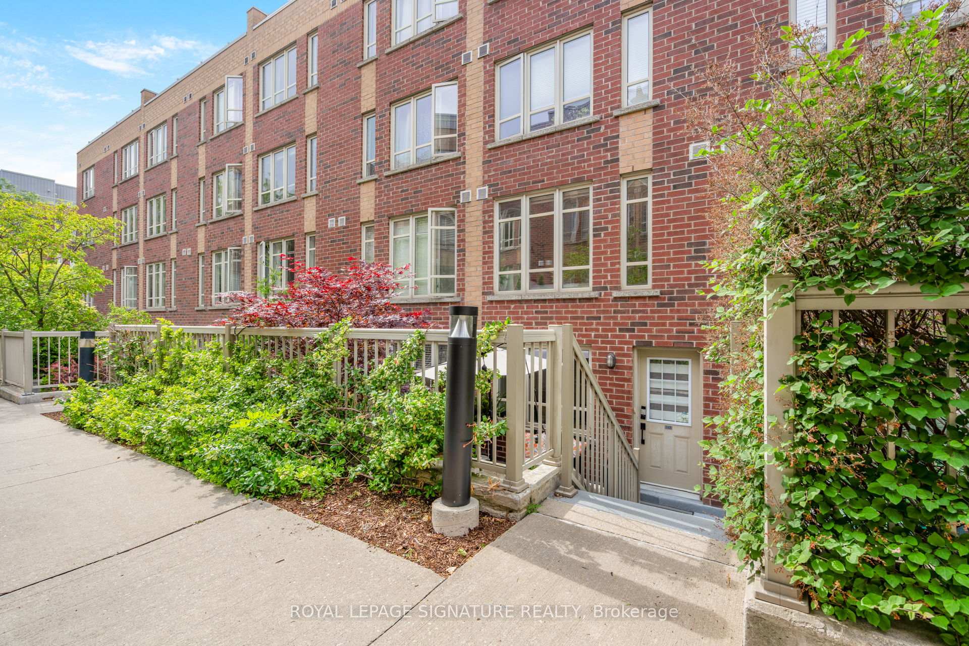 351 Wallace Avenue 163, Toronto W02, ON M6P 3N1