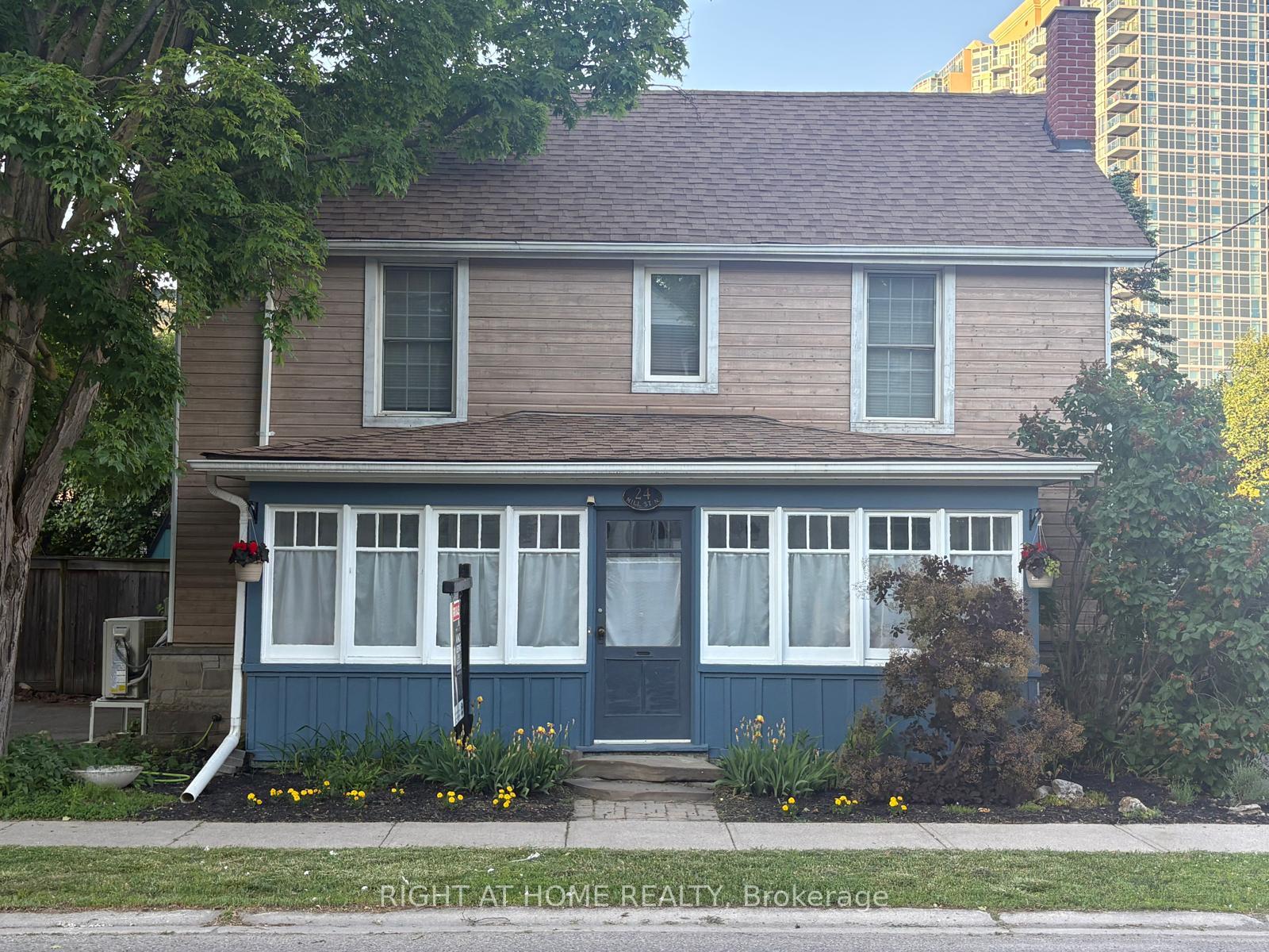24 Mill Street N, Brampton, ON L6X 1S6
