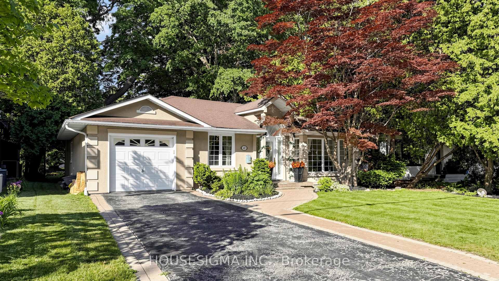 69 Holyrood Avenue, Oakville, ON L6K 2V4