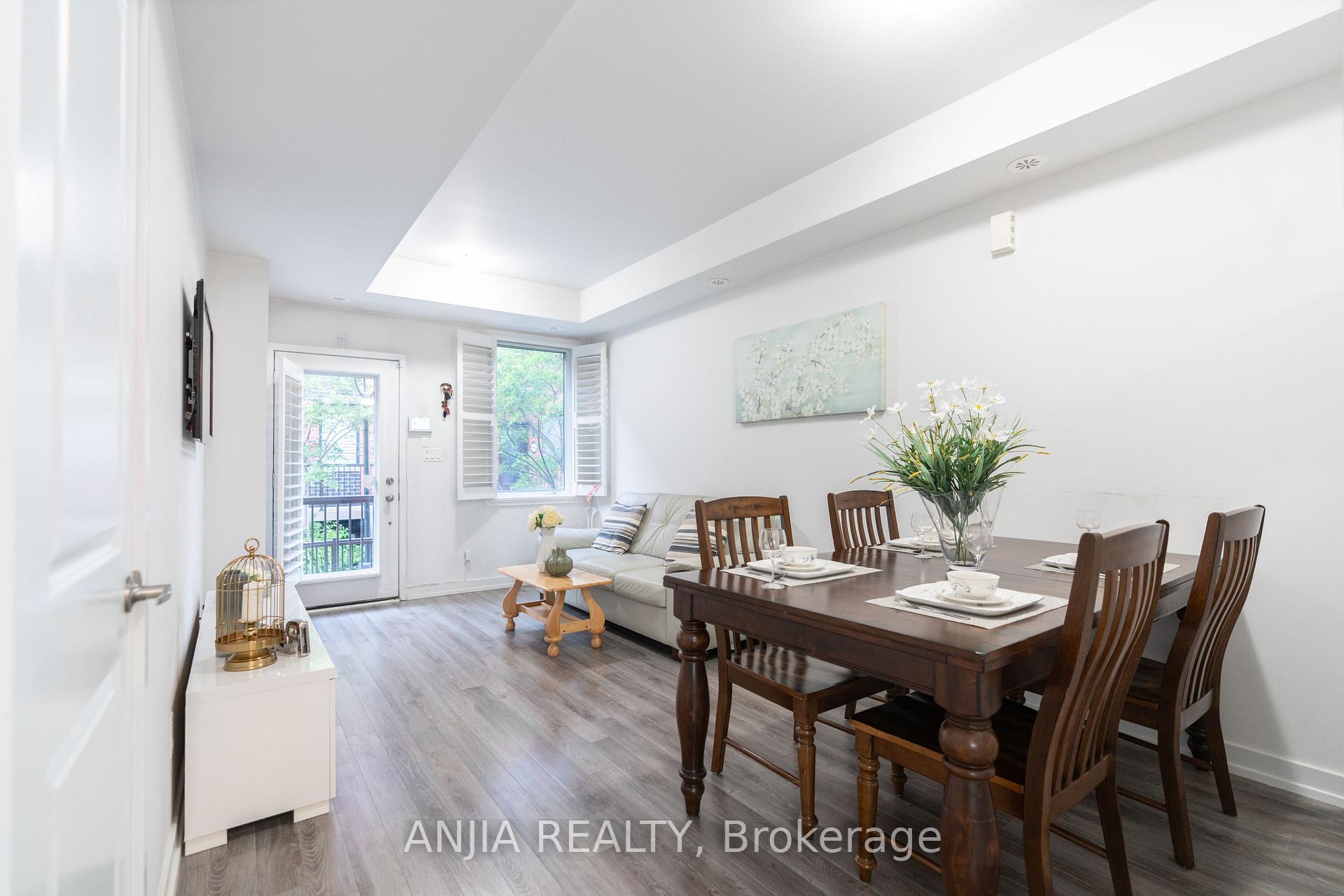 869 Wilson Avenue 33, Toronto W05, ON M3K 0A4